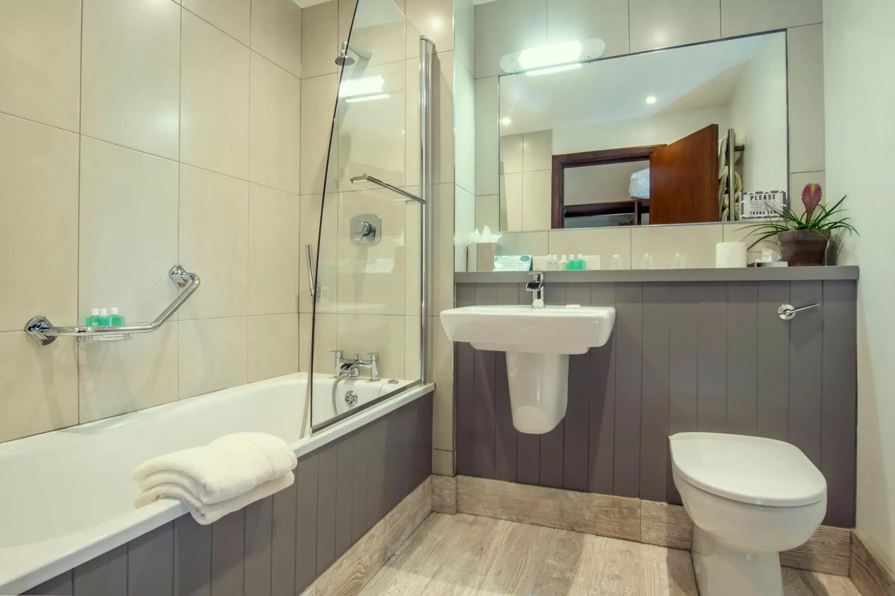 Toilet, Bathroom in Ardagh Hotel & Restaurant