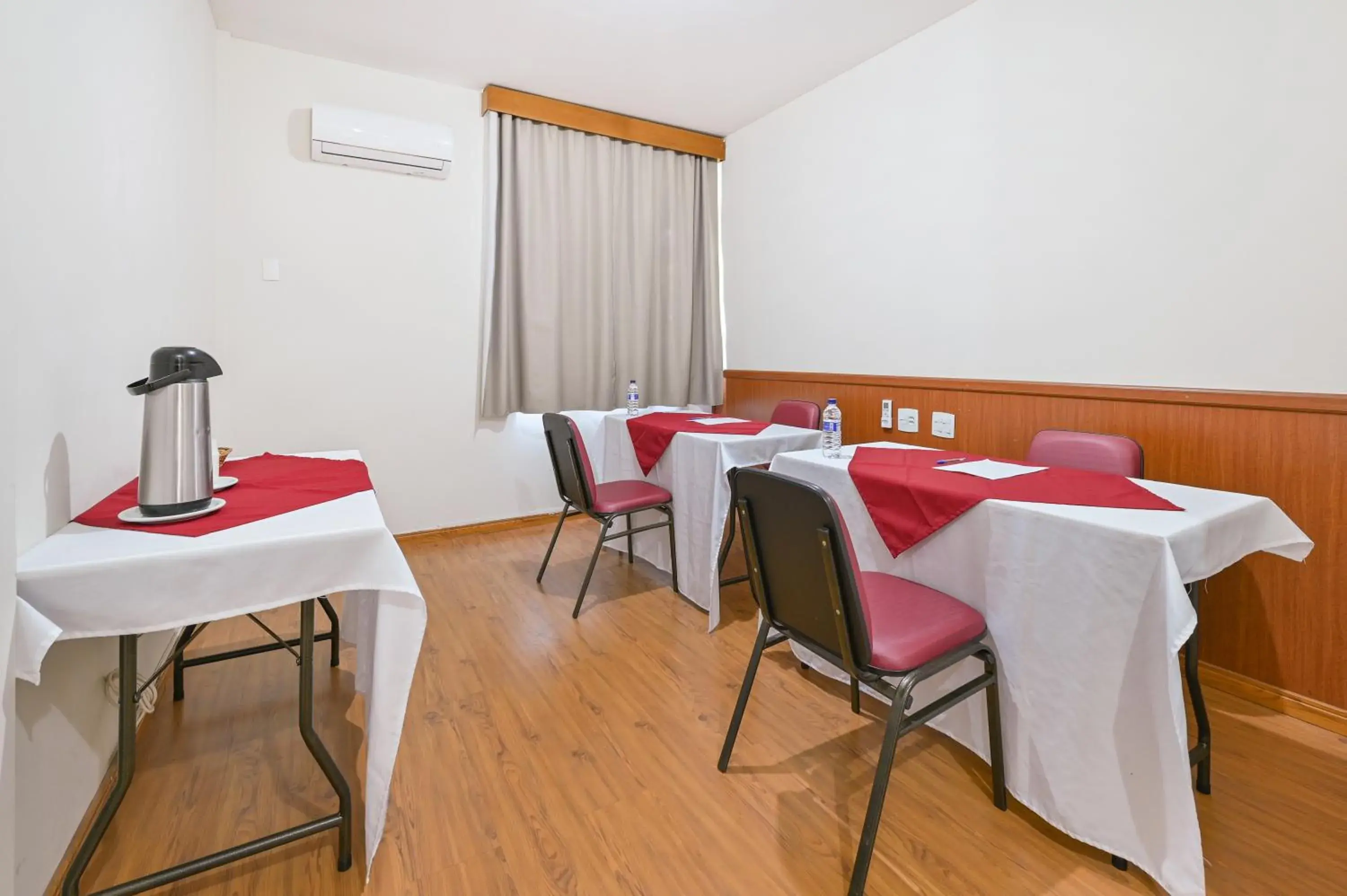 Meeting/conference room in Nacional Inn Limeira
