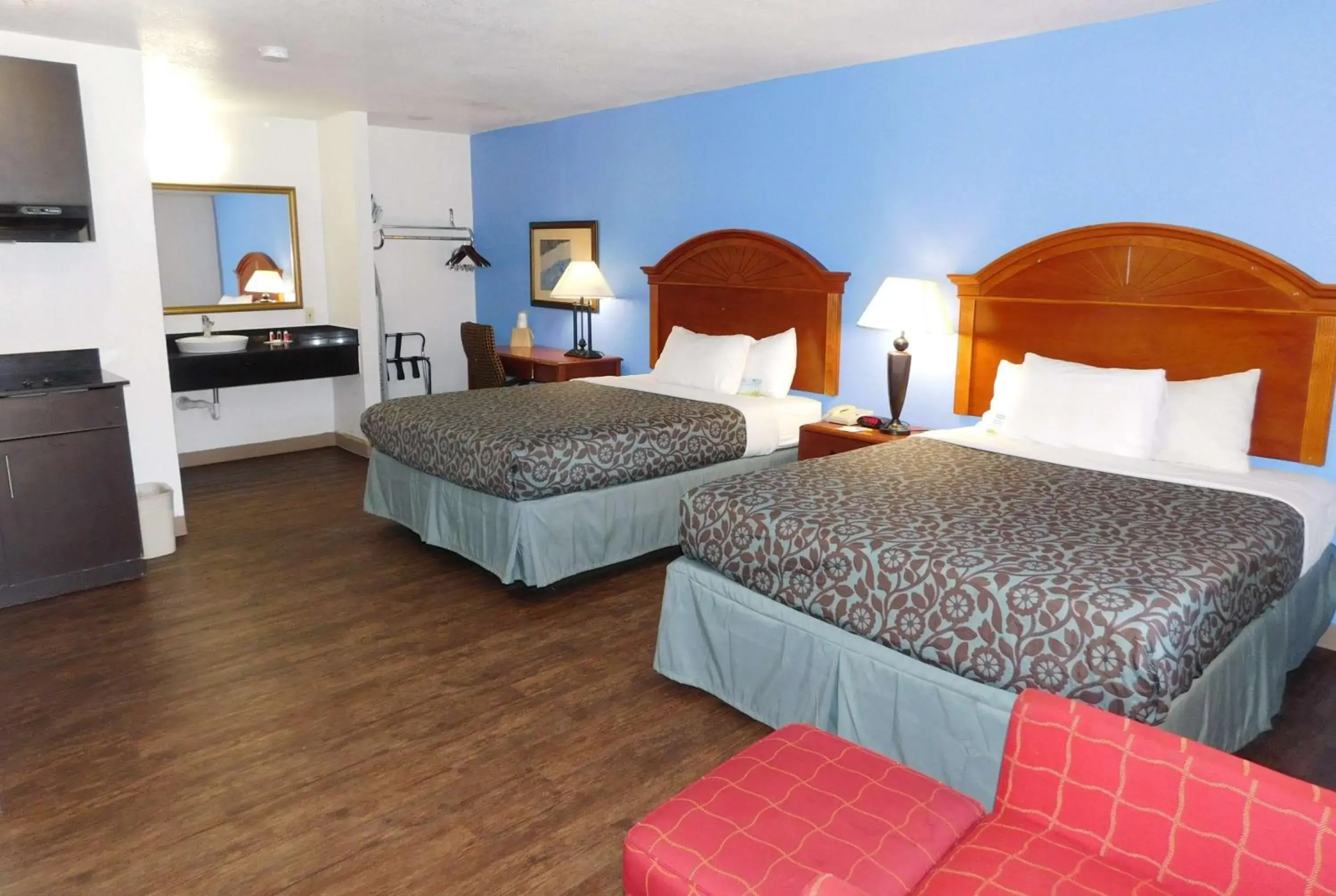 Photo of the whole room, Bed in Days Inn by Wyndham Oklahoma City NW Expressway