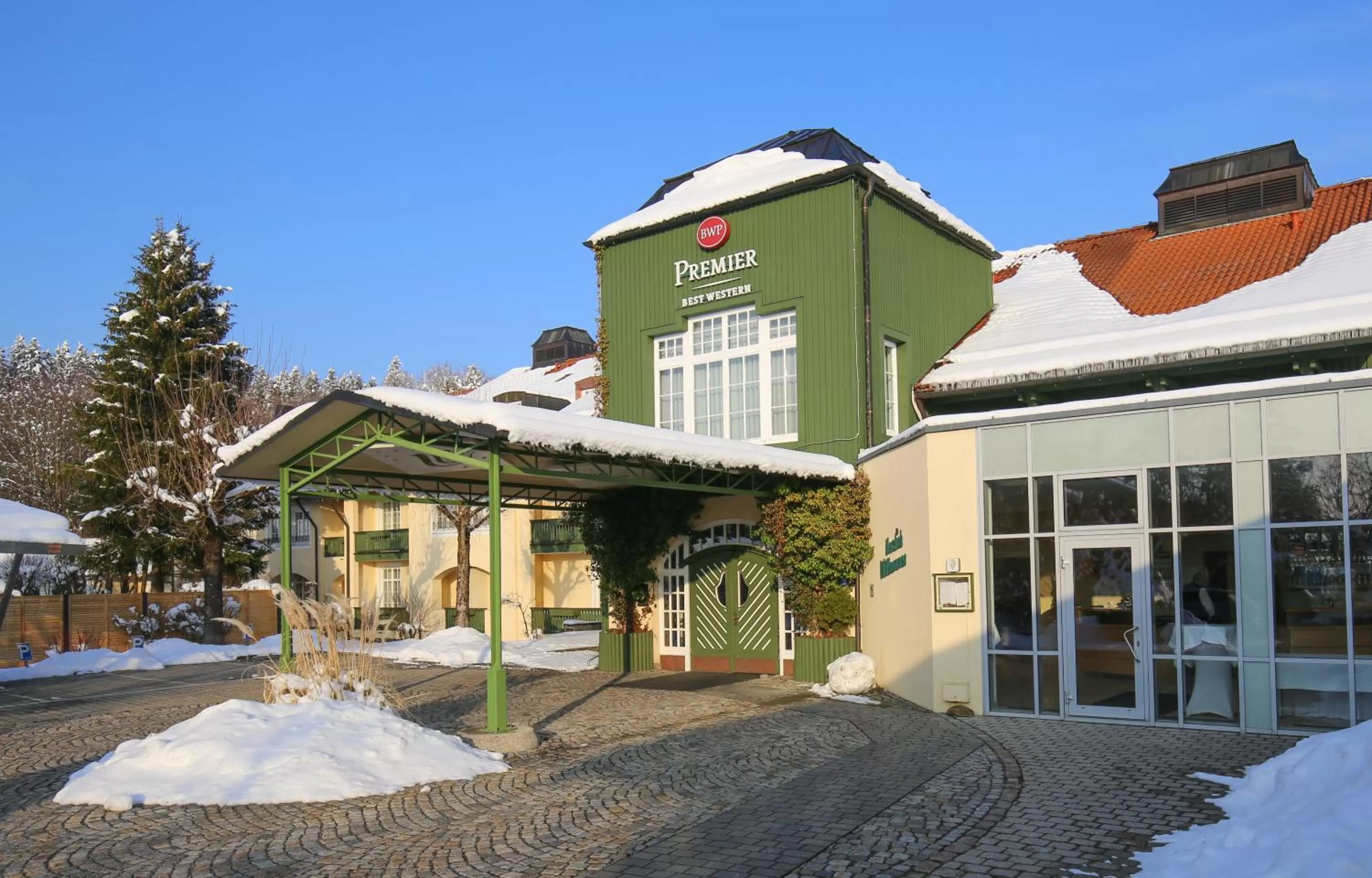 Property building in Hotel Bayerischer Hof Miesbach, BW Premier Collection