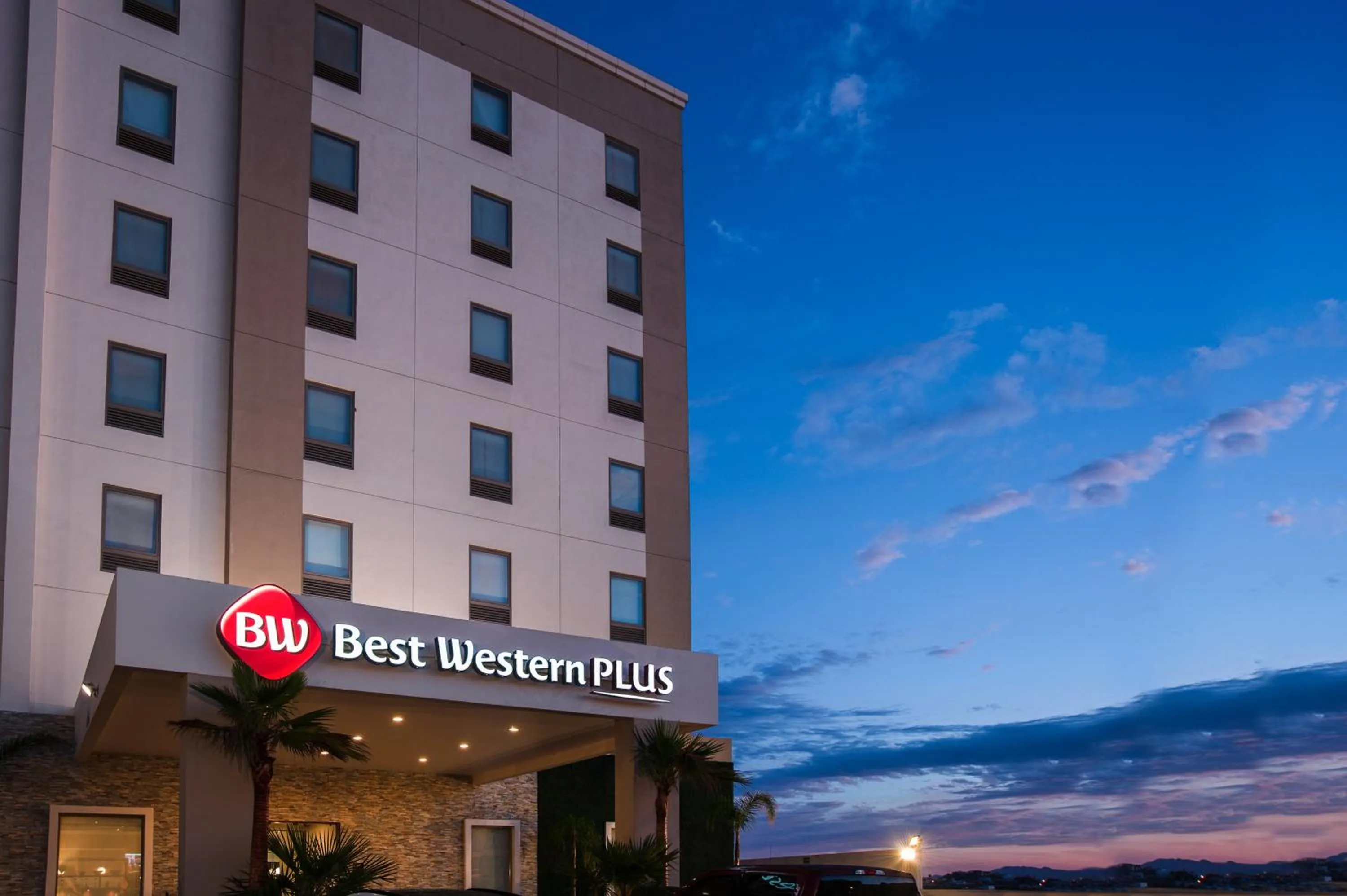 Facade/entrance in Best Western Plus Chihuahua Juventud