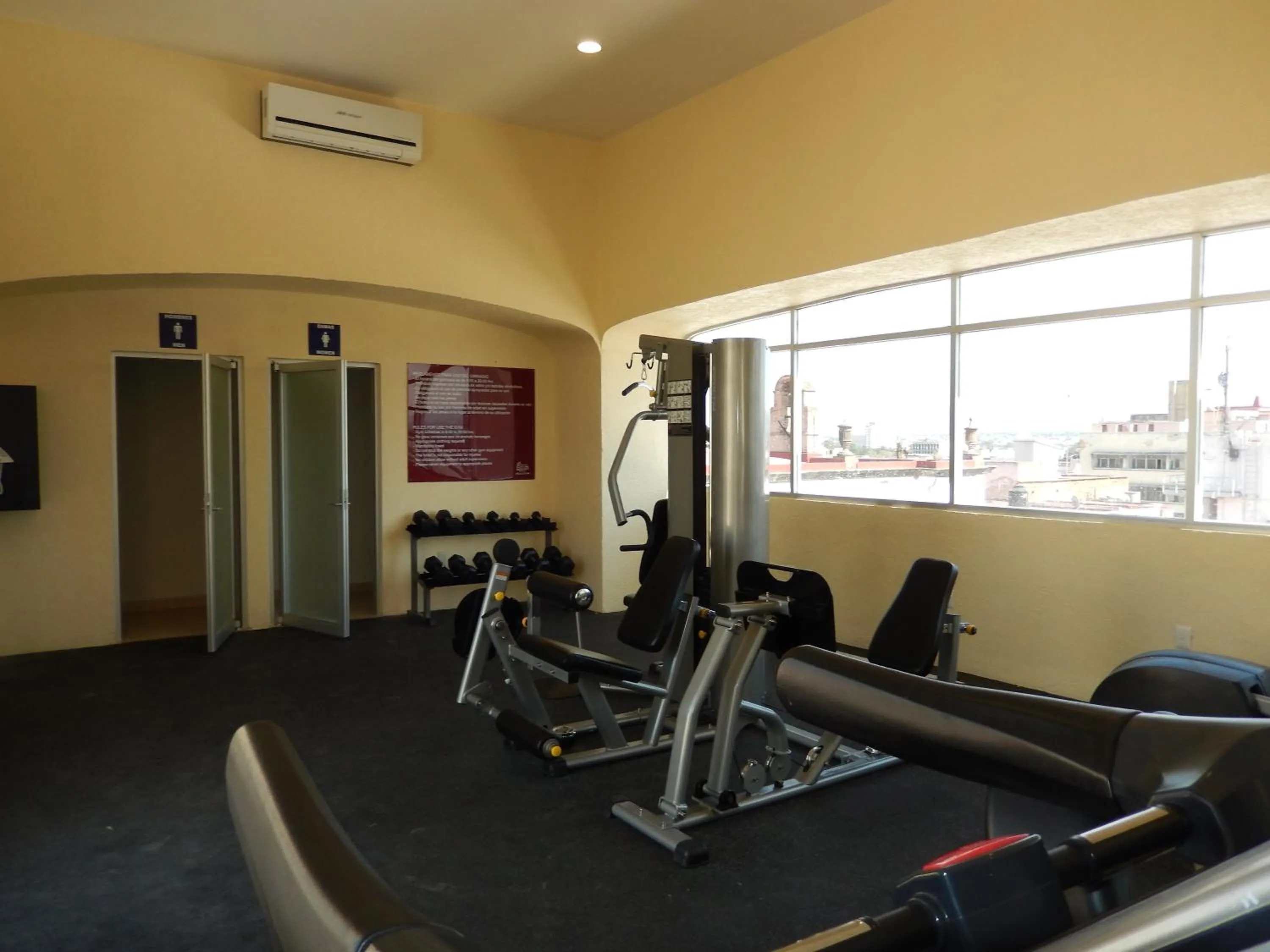 Fitness centre/facilities in Roma Guadalajara in downtown