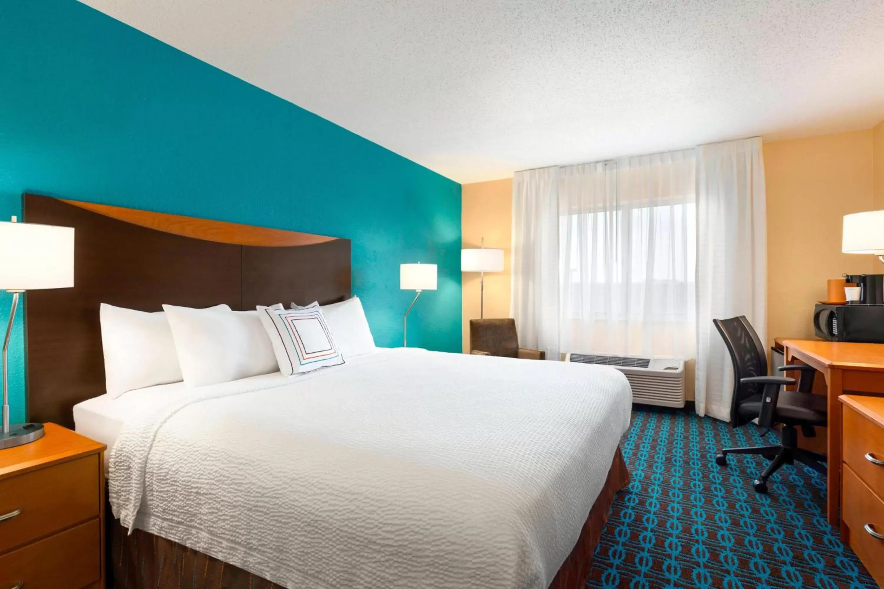 Photo of the whole room, Bed in Fairfield Inn & Suites Saginaw