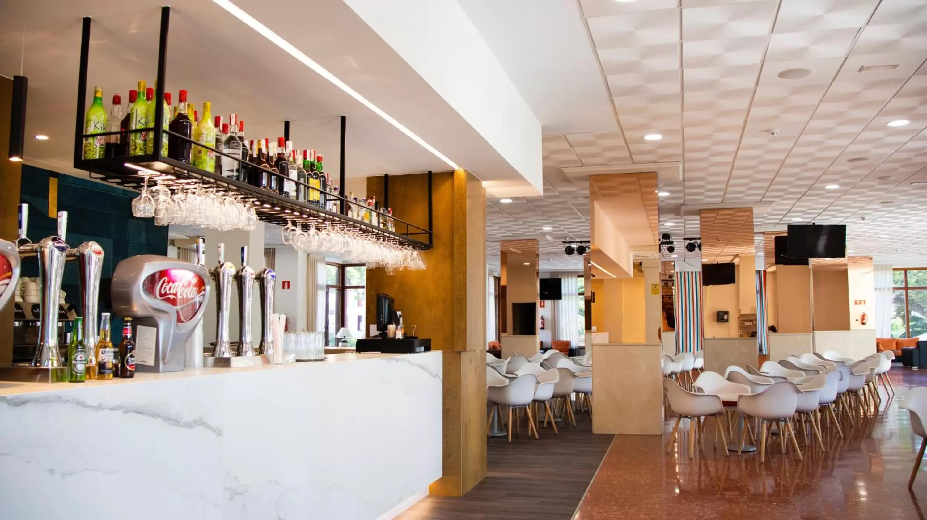 Lounge or bar, Restaurant/Places to Eat in Port Denia
