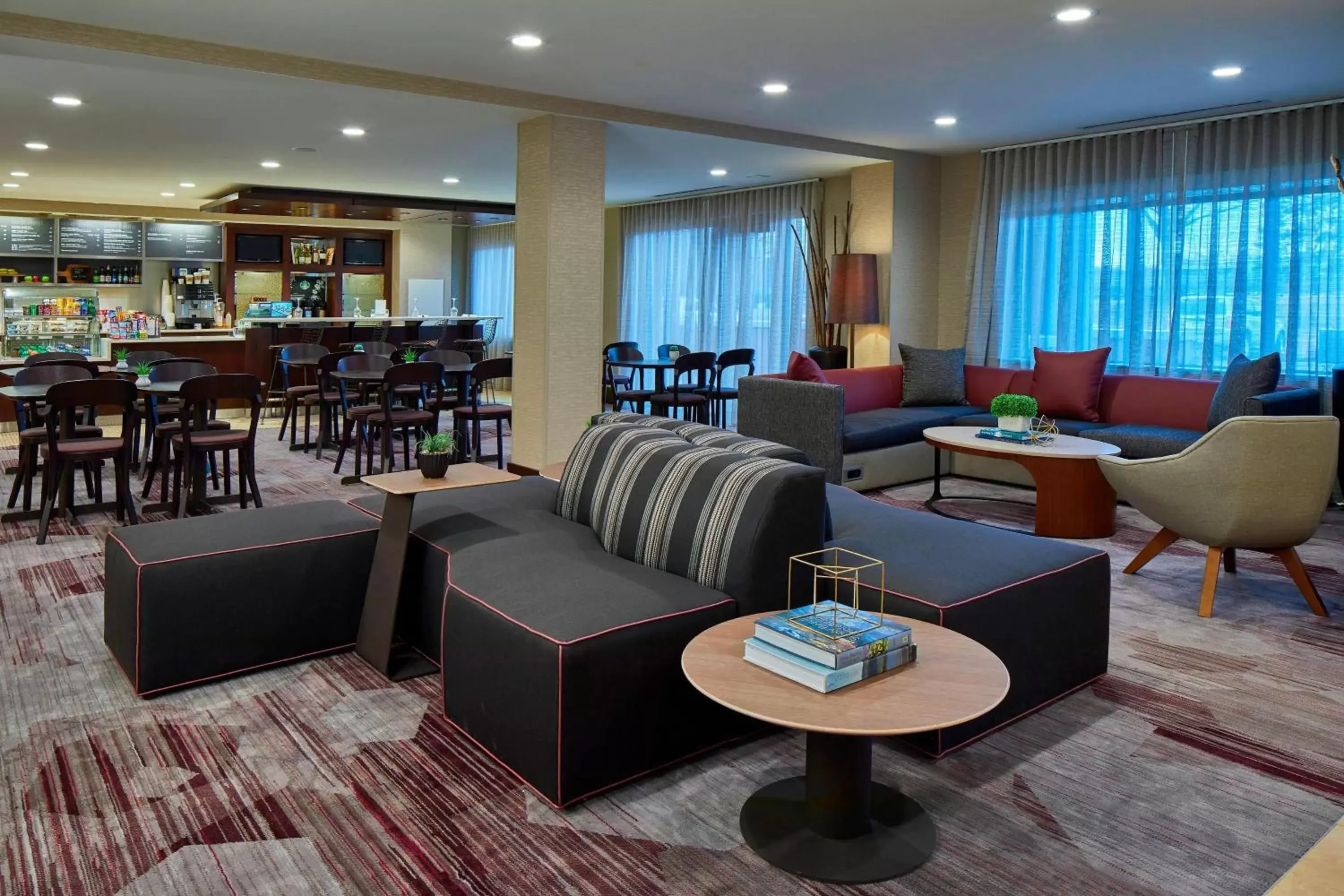 Lobby or reception, Lounge/Bar in Courtyard by Marriott Albany Thruway