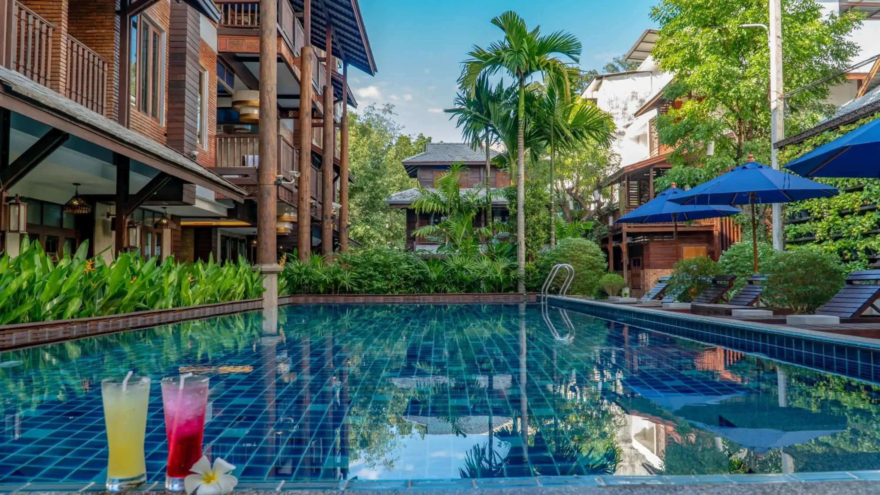 Swimming Pool in Sunny V Hotel