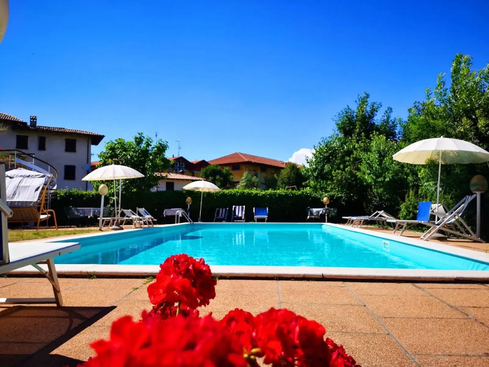 Swimming Pool in Hotel Meublè Tenesi