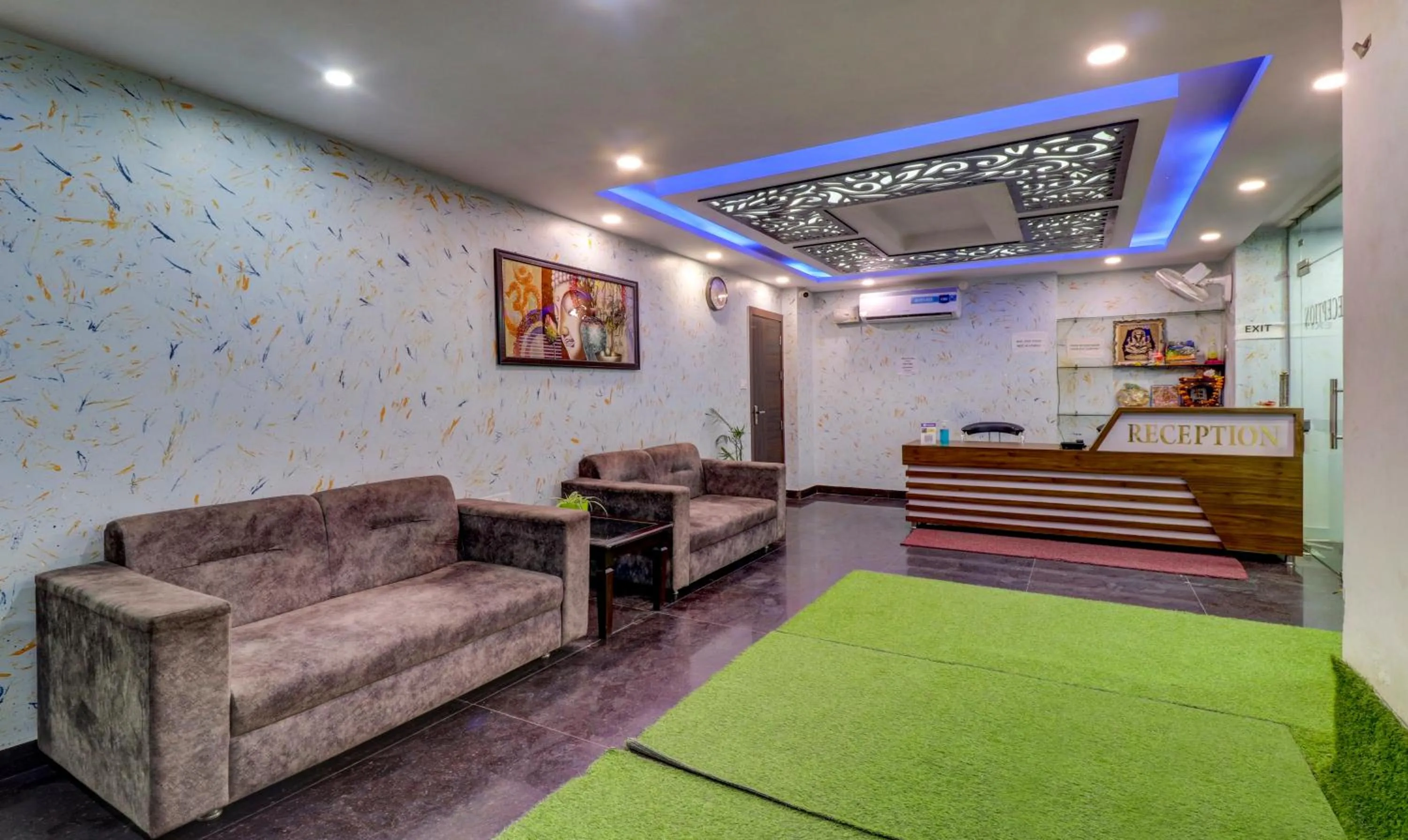 Lobby or reception in Itsy Hotels NV, Tapovan