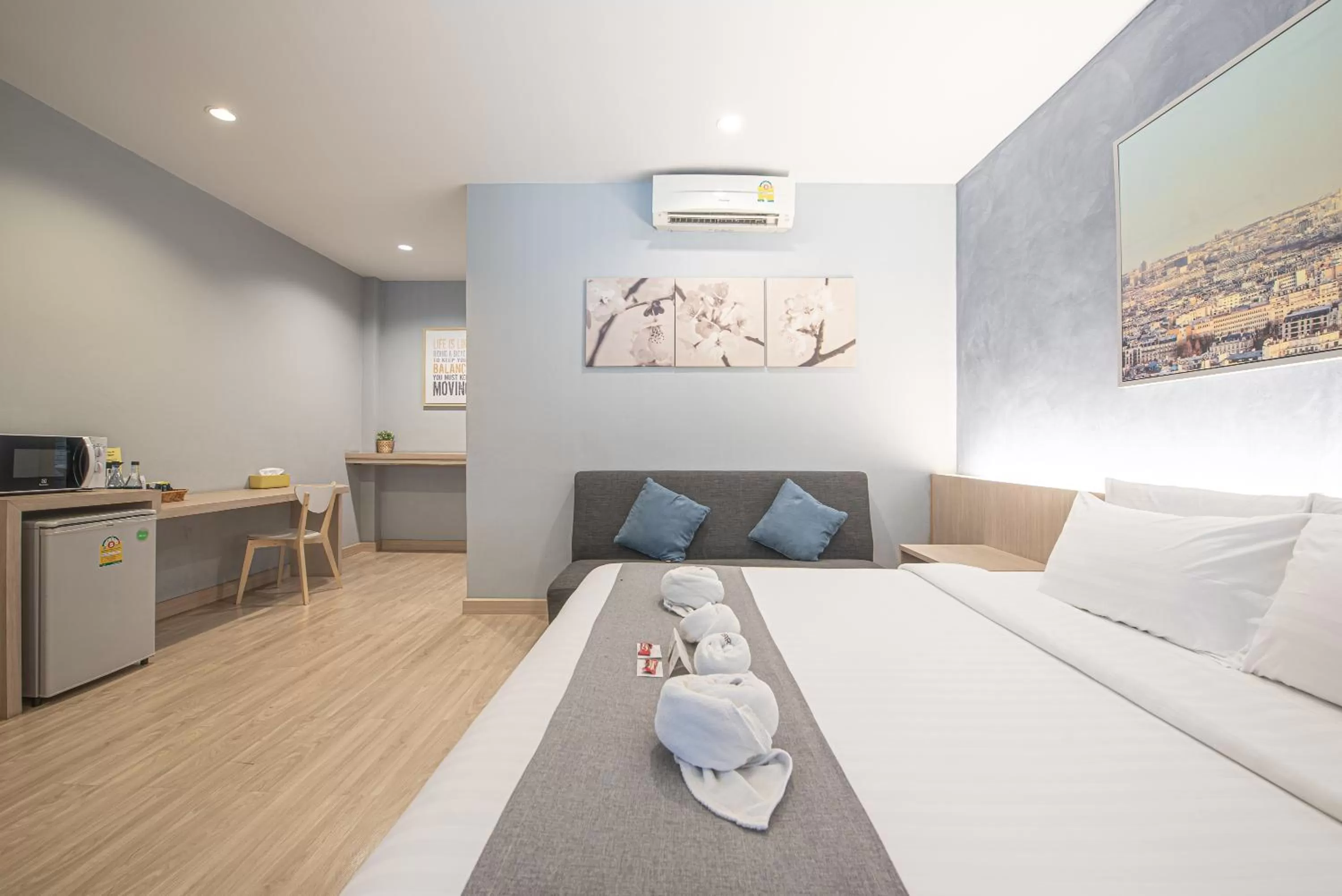 Photo of the whole room, Bed in Tarnsiri Boutique Resort