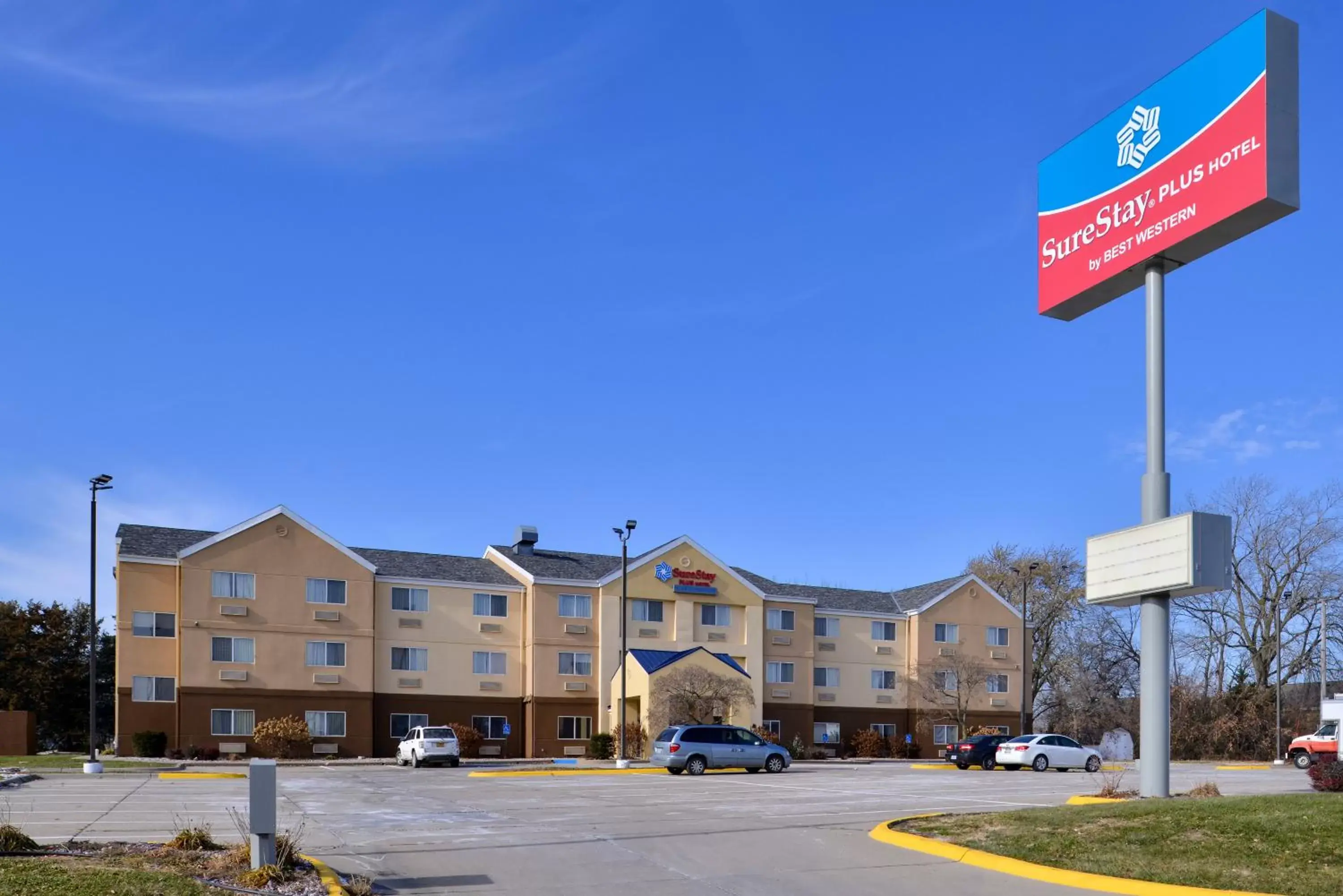 Property Building in SureStay Plus Hotel by Best Western Ottumwa