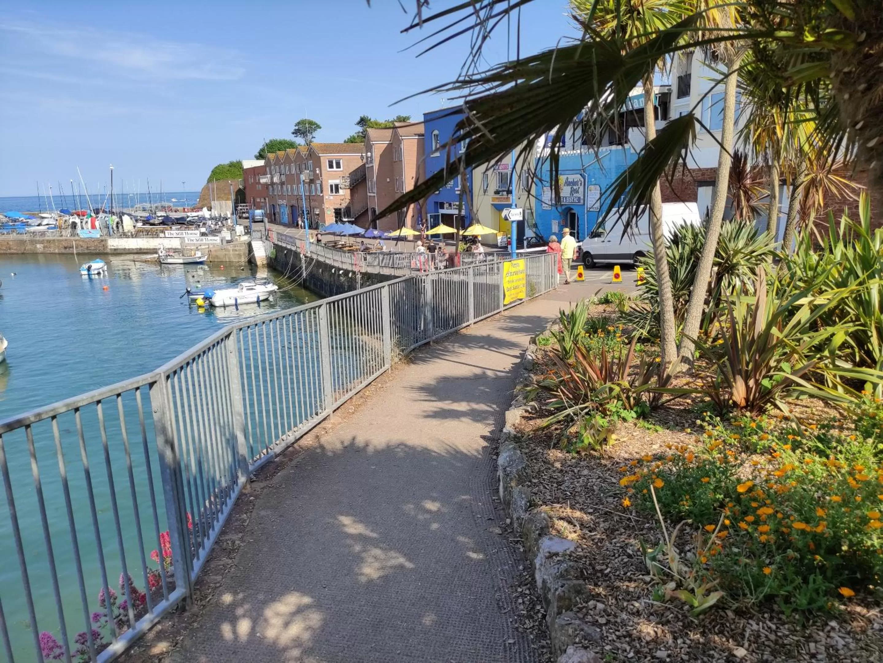 Neighbourhood in Cleve Court Hotel