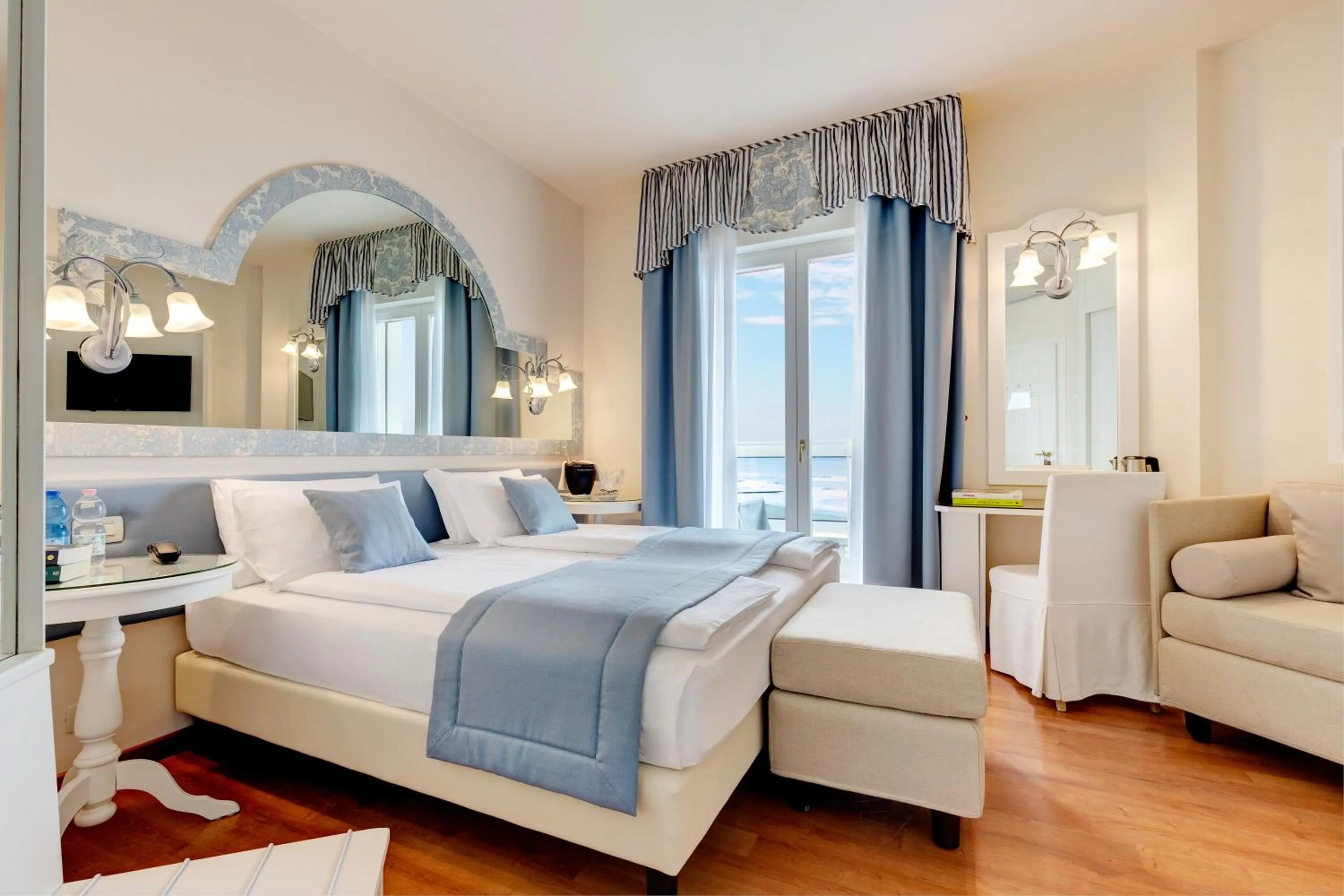 Bedroom in Hotel Cavalieri Palace & Suites