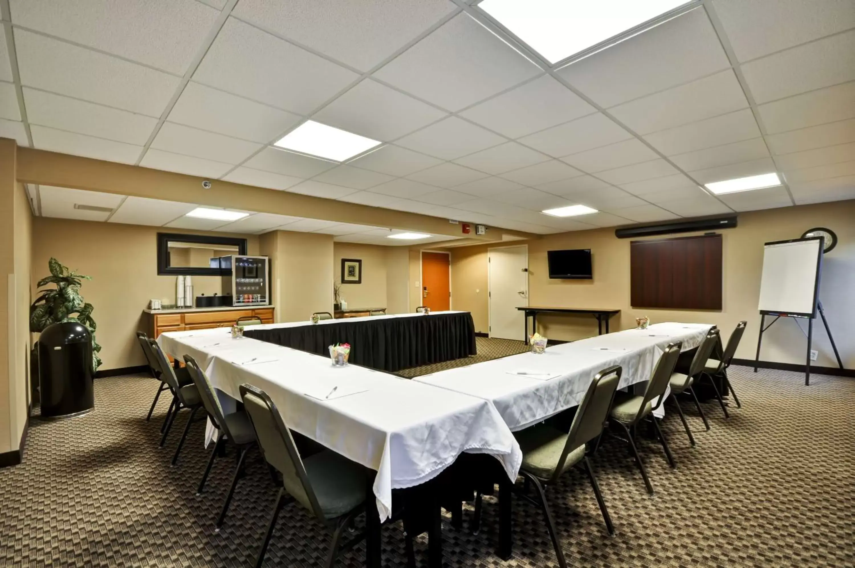 Meeting/conference room in Hampton Inn Overland Park