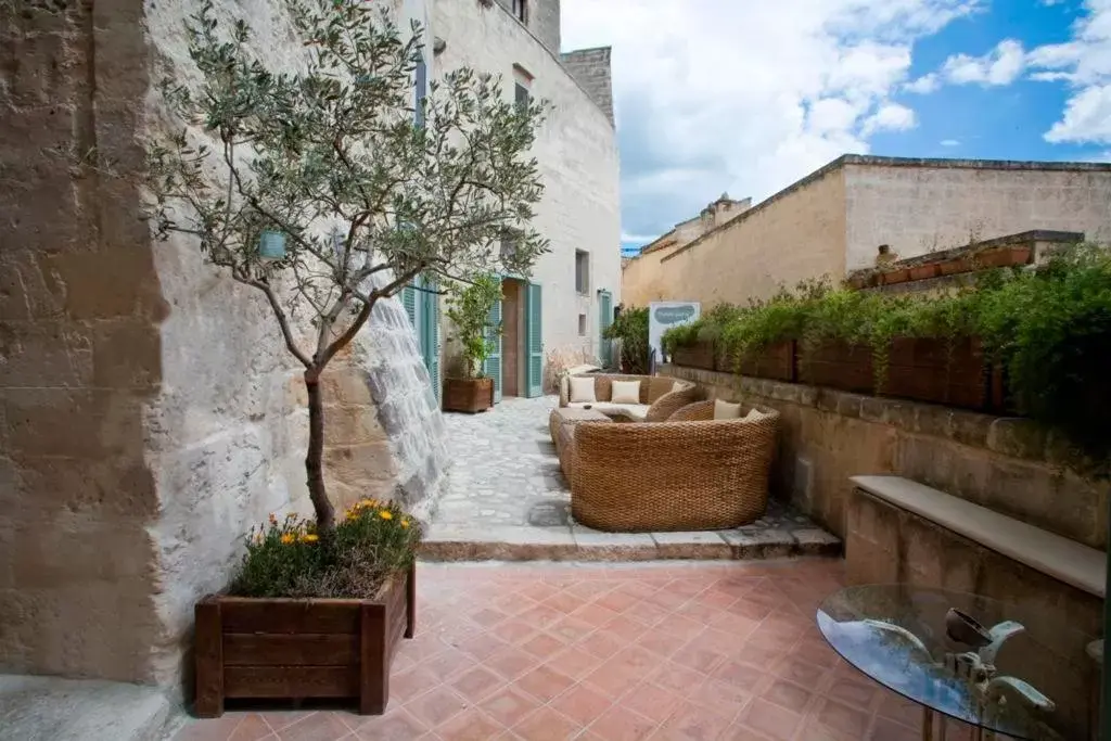 Facade/entrance in L'Hotel In Pietra