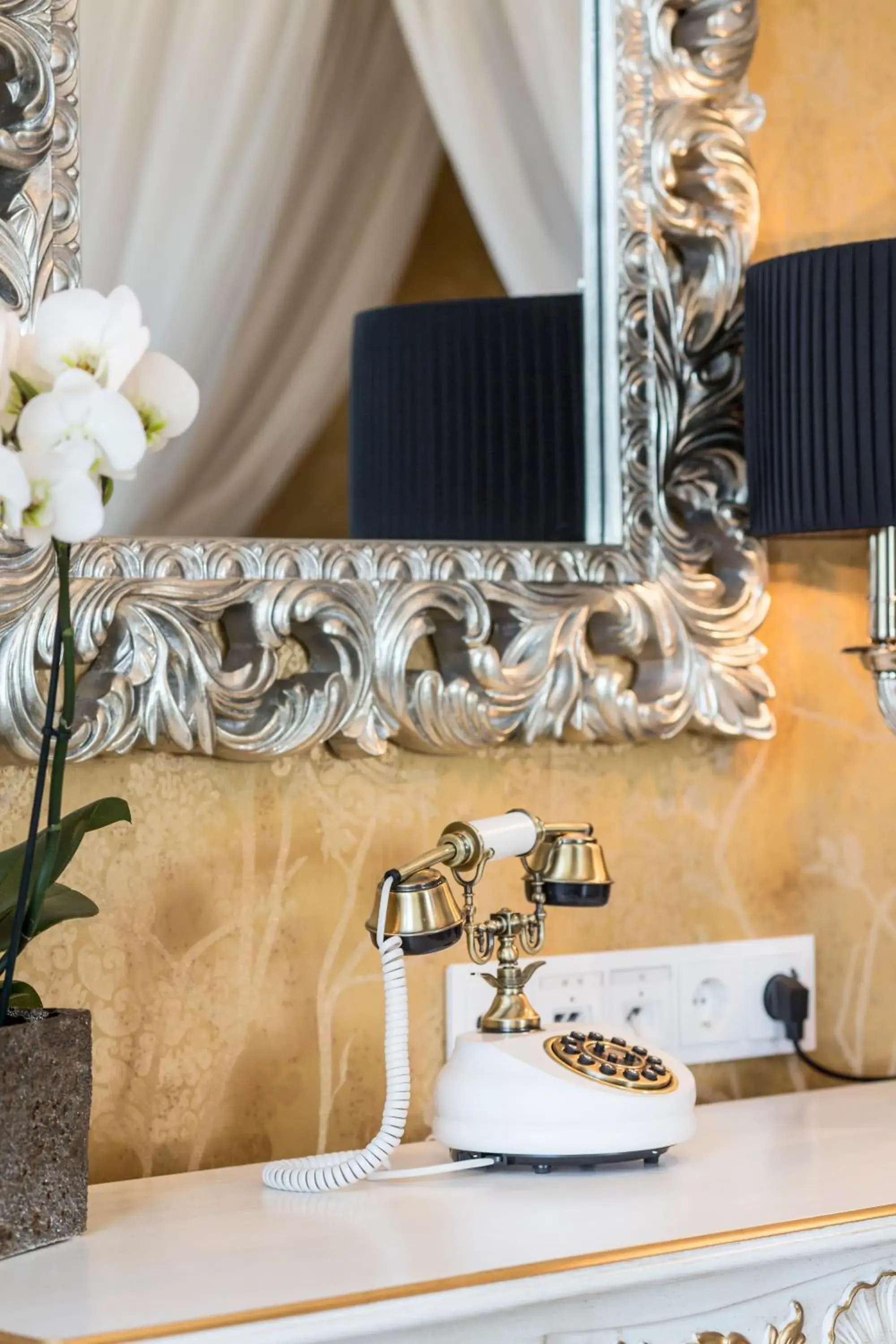 Decorative detail, Bathroom in Schloß Schönbrunn Grand Suite