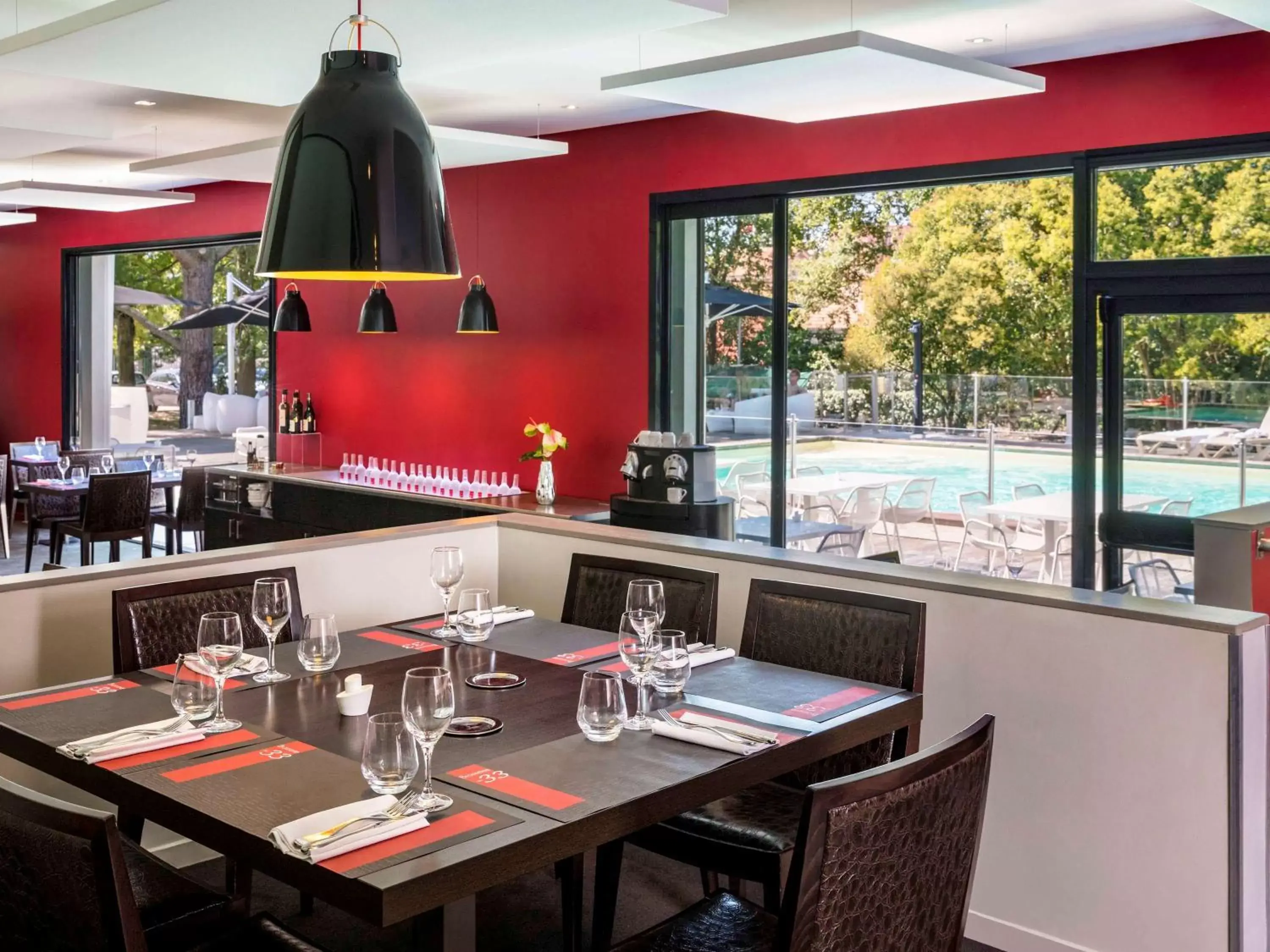 Restaurant/Places to Eat in Mercure Bordeaux Lac