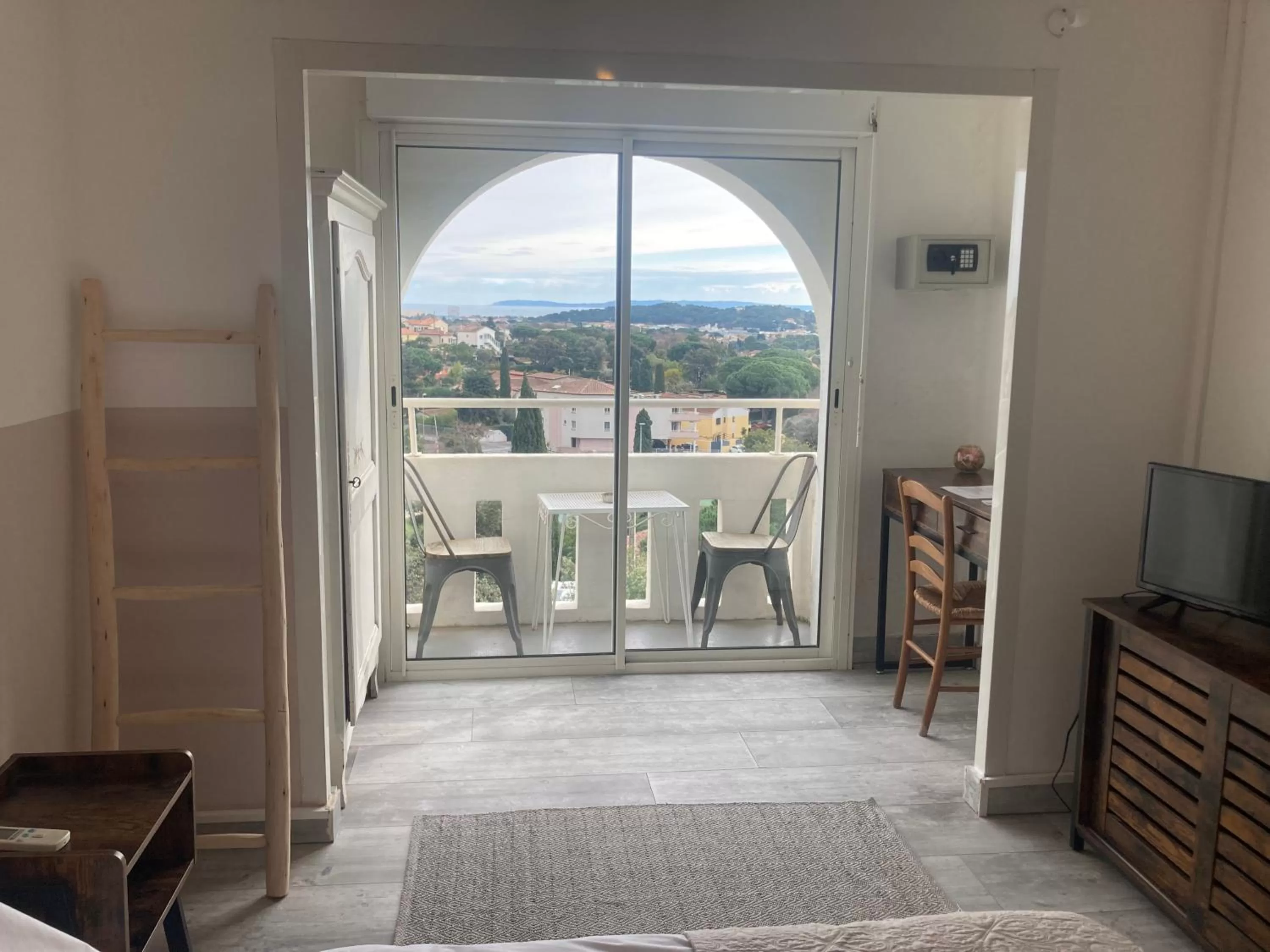 Superior Double Room with Balcony - Sea View in Hôtel Paradis