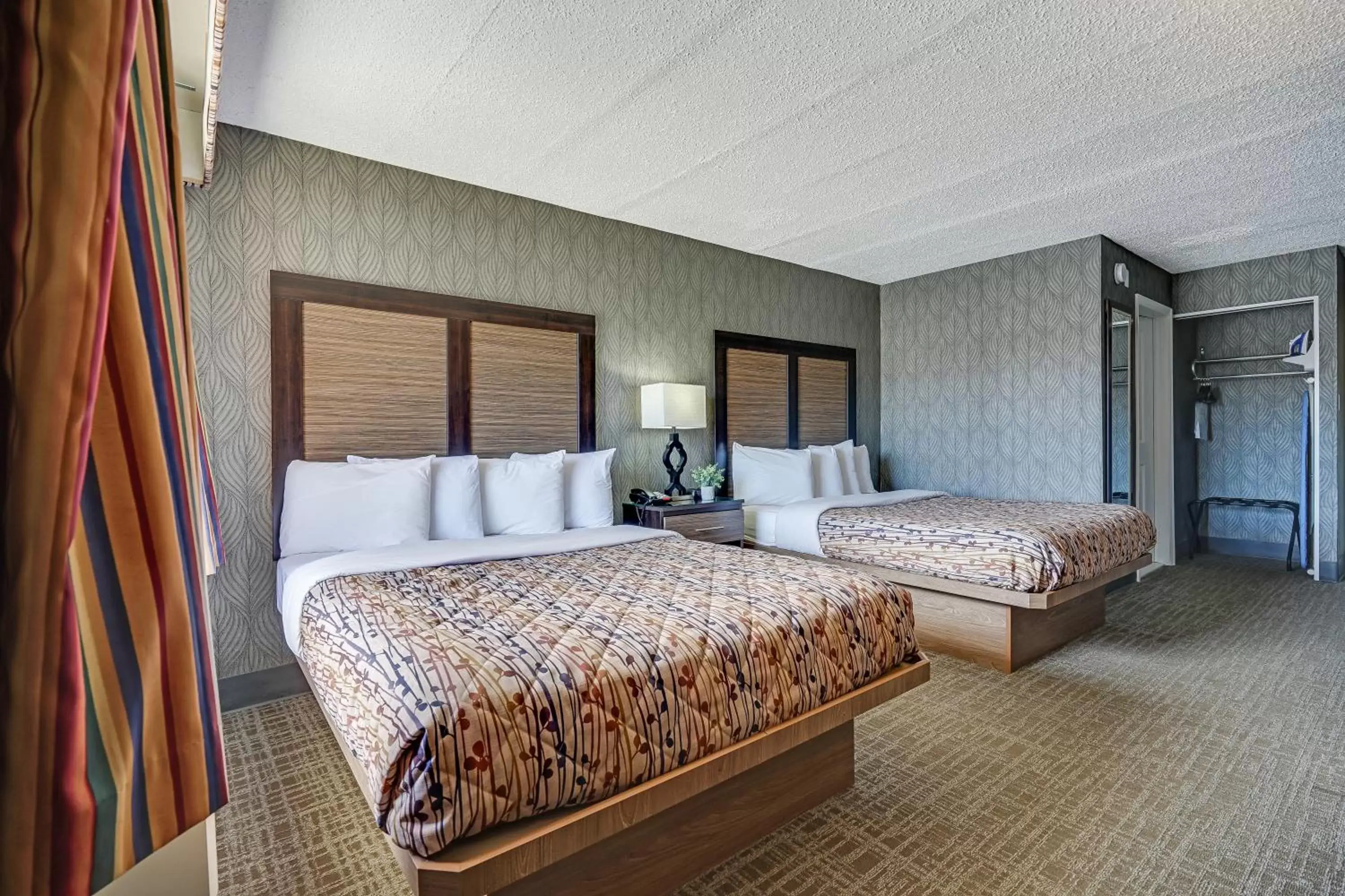 Photo of the whole room, Bed in Blue Creek Inn Photo of the whole room, Bed in Blue Creek Inn