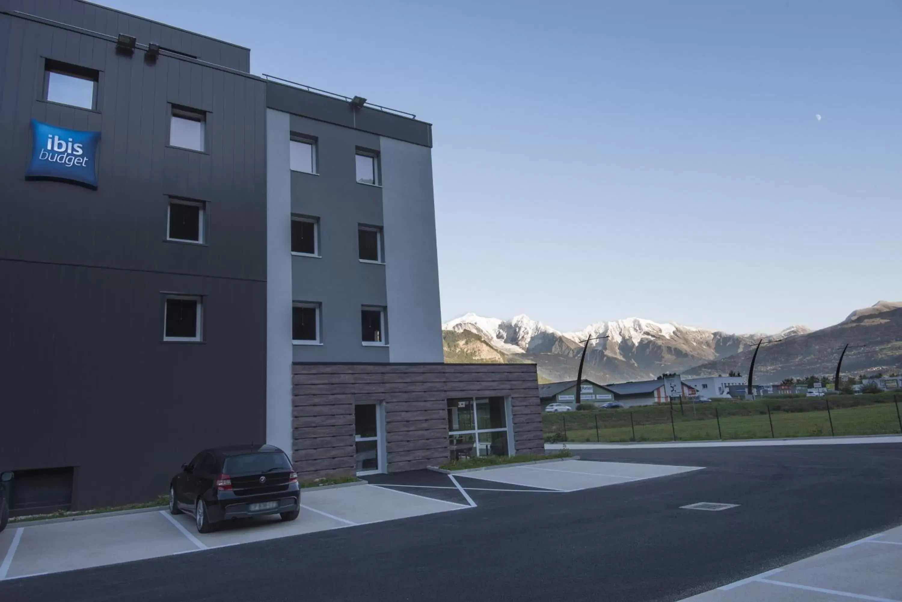 Mountain view, Property Building in Ibis Budget Sallanches