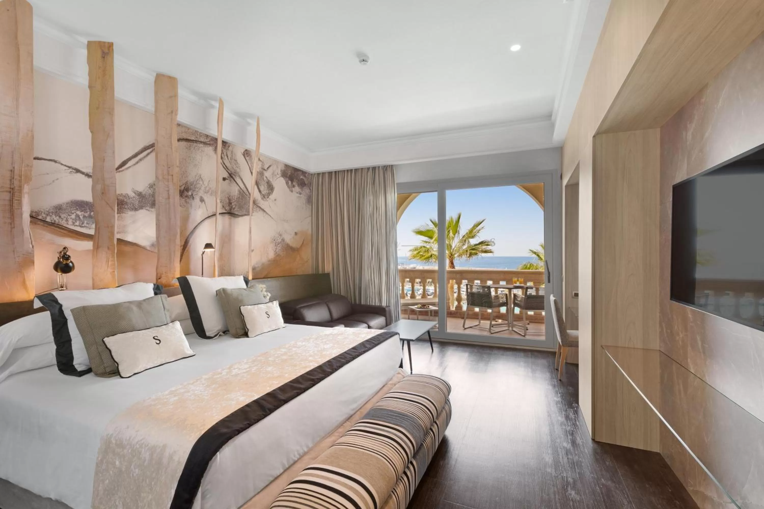 Photo of the whole room, Bed in Pure Salt Port Adriano - Adults Only