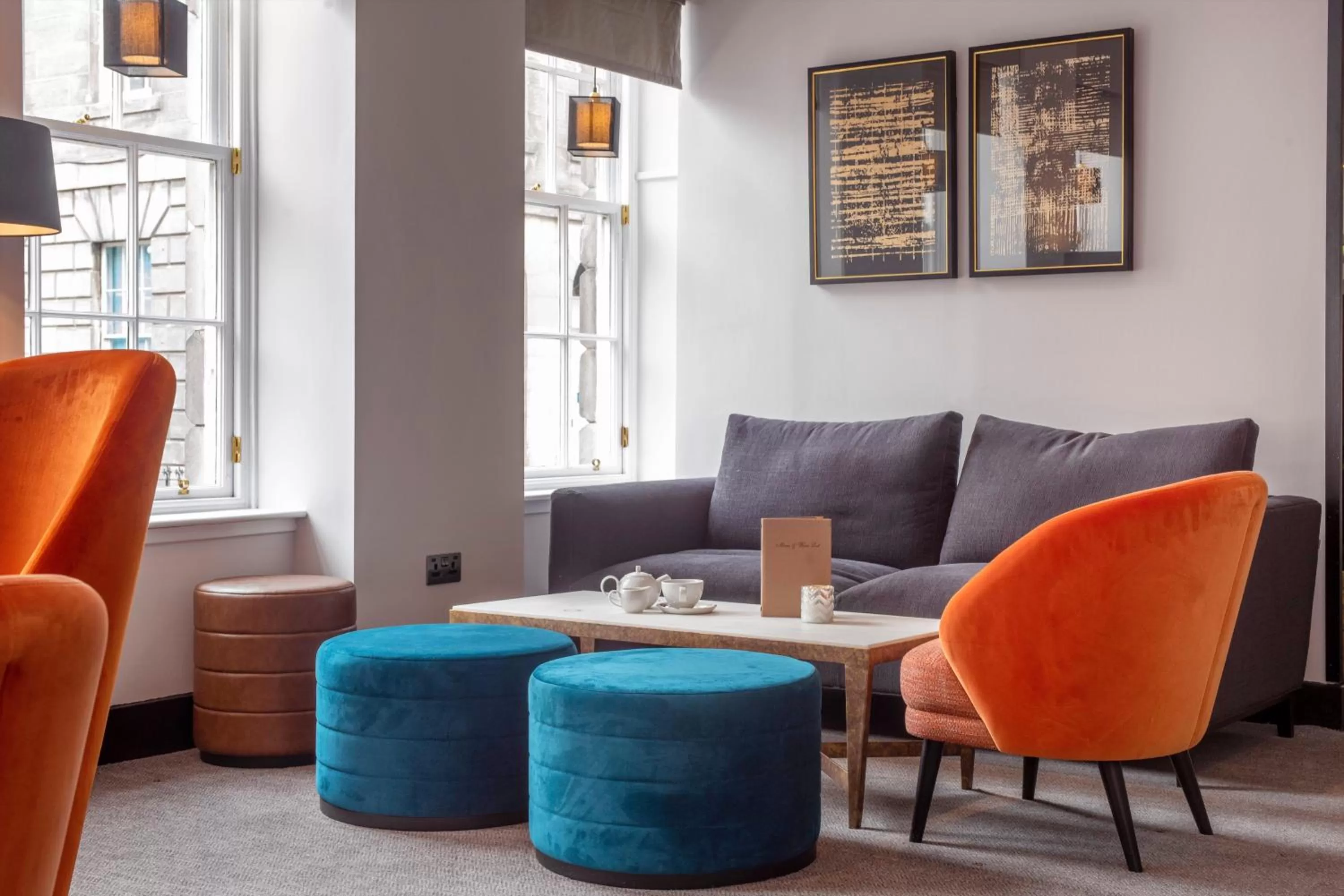 Lounge or bar in Ten Hill Place