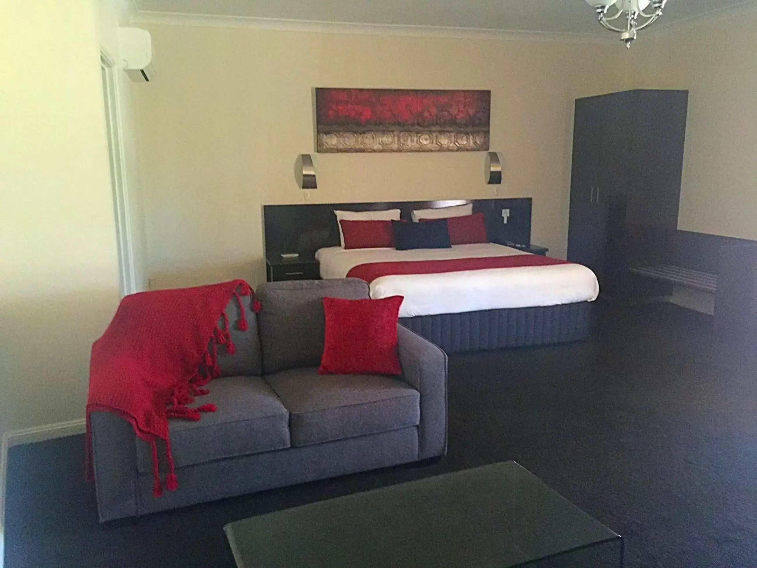 Photo of the whole room, Bed in Abel Tasman Motor Inn