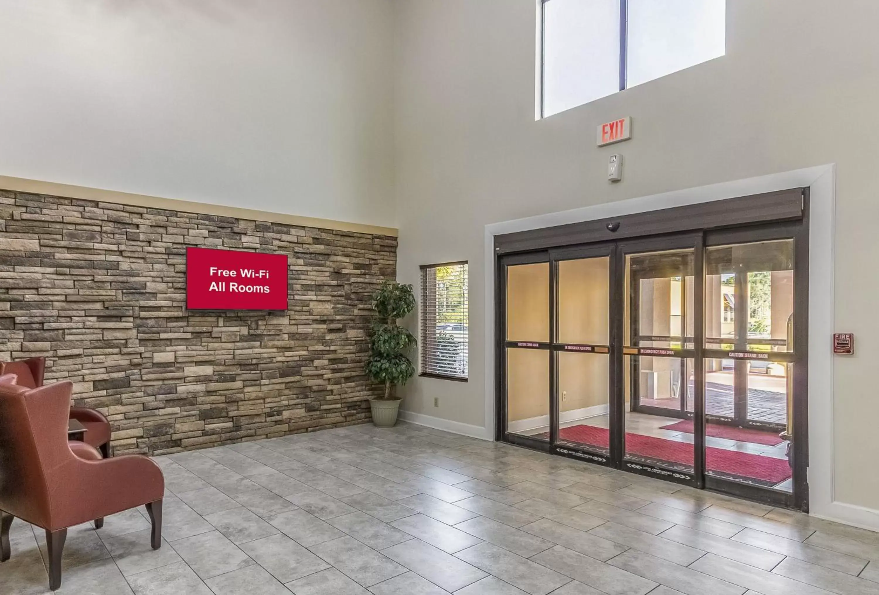 Lobby or reception in Red Roof Inn & Suites Hinesville - Fort Stewart