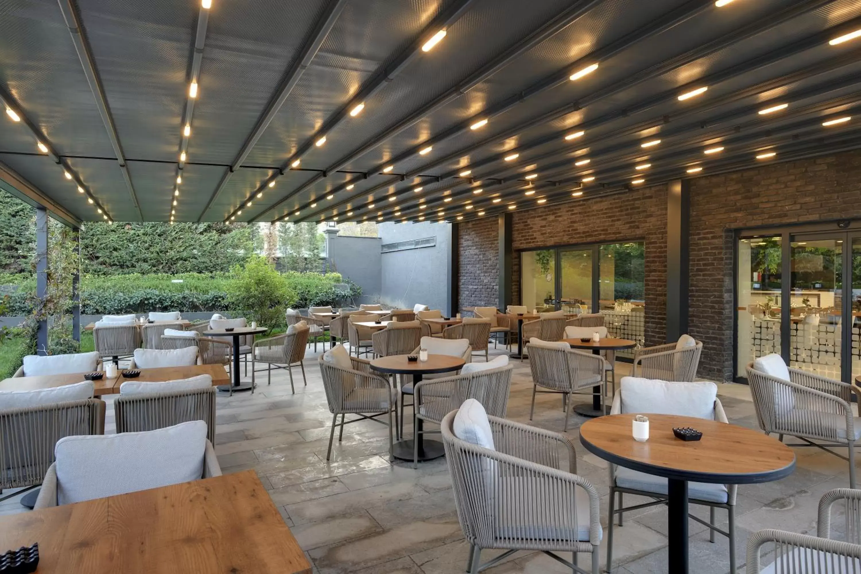 Patio, Restaurant/Places to Eat in Leo Suites