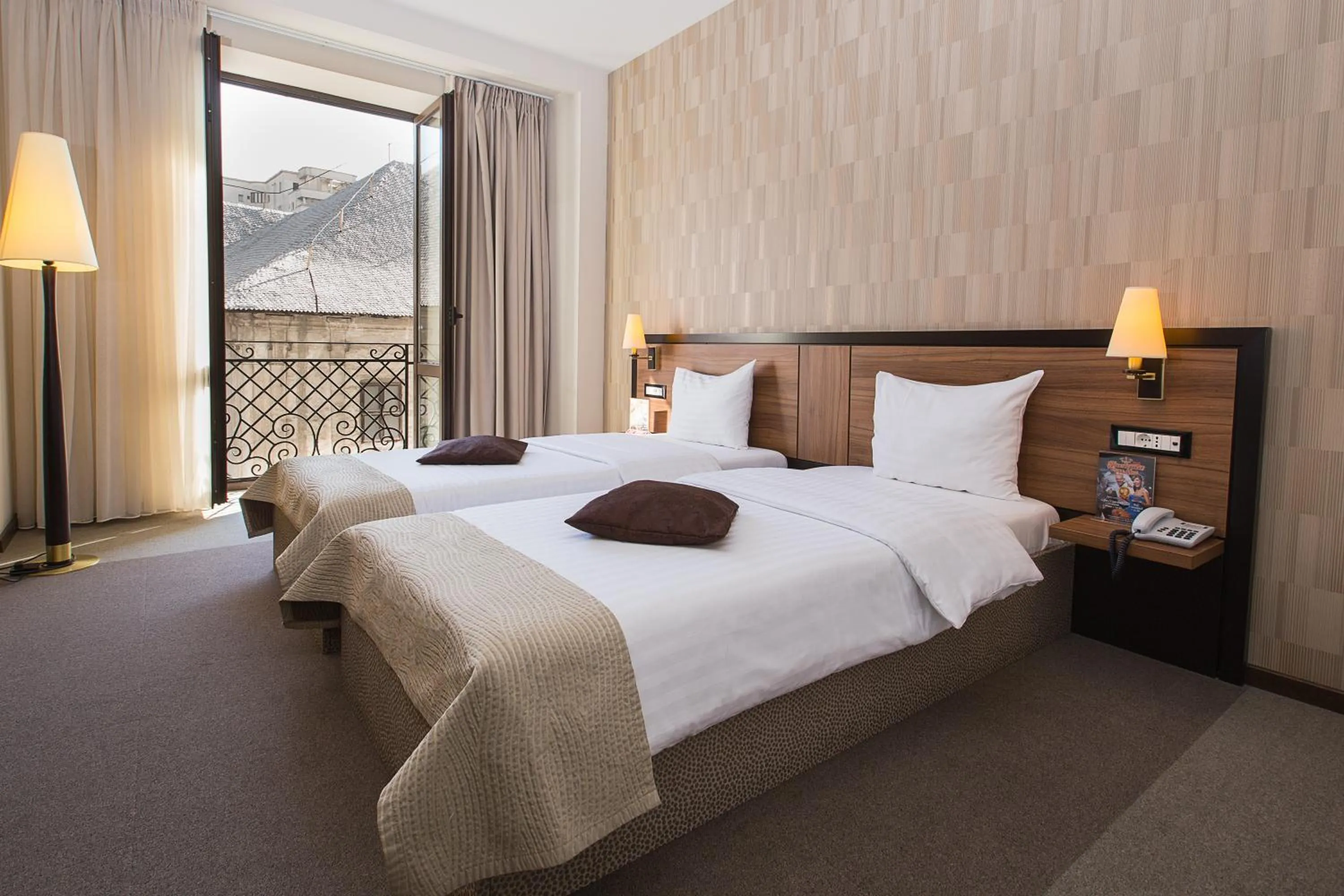 Bed in Europa Royale Bucharest