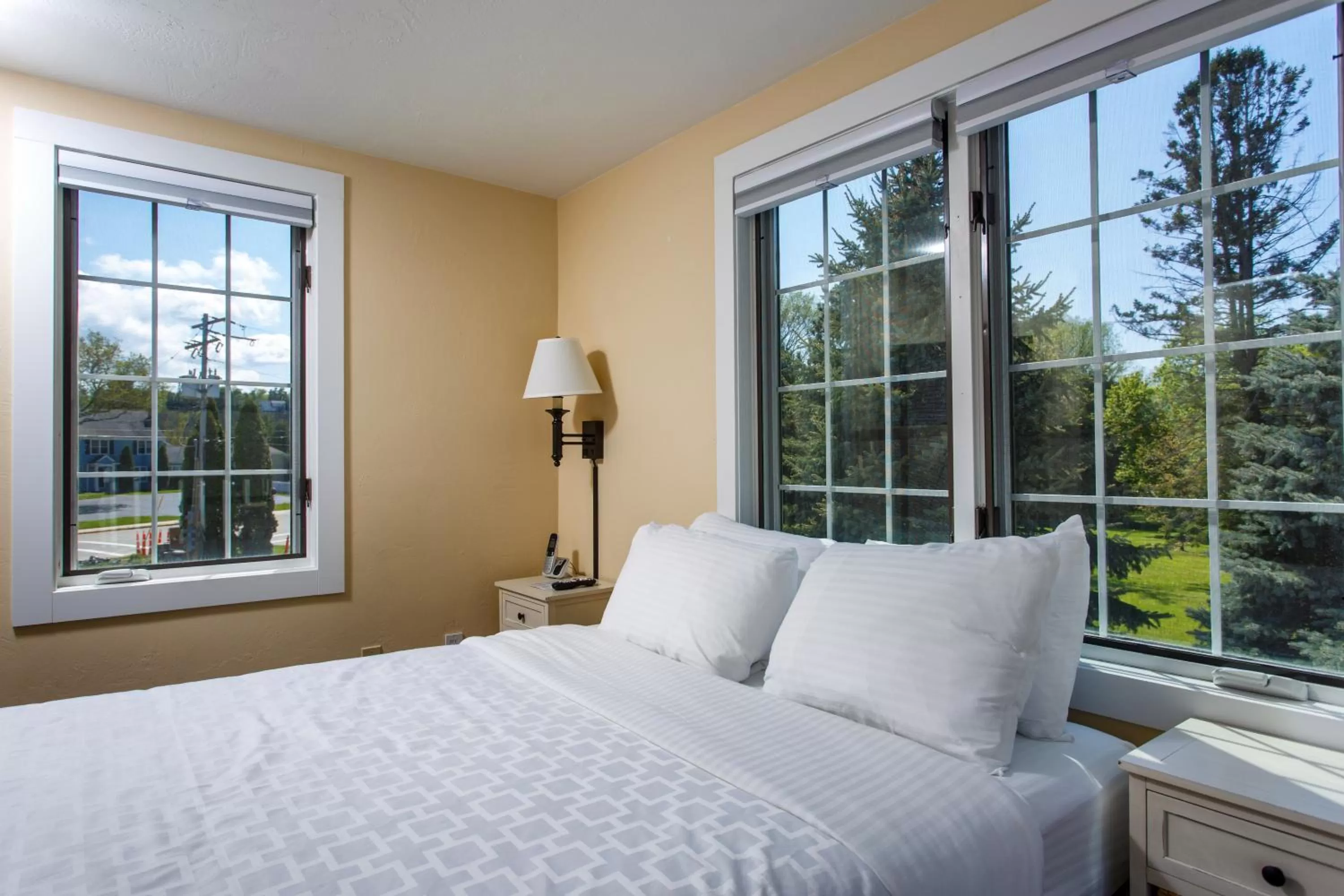 Bedroom, Bed in Julie's Park Cafe & Motel