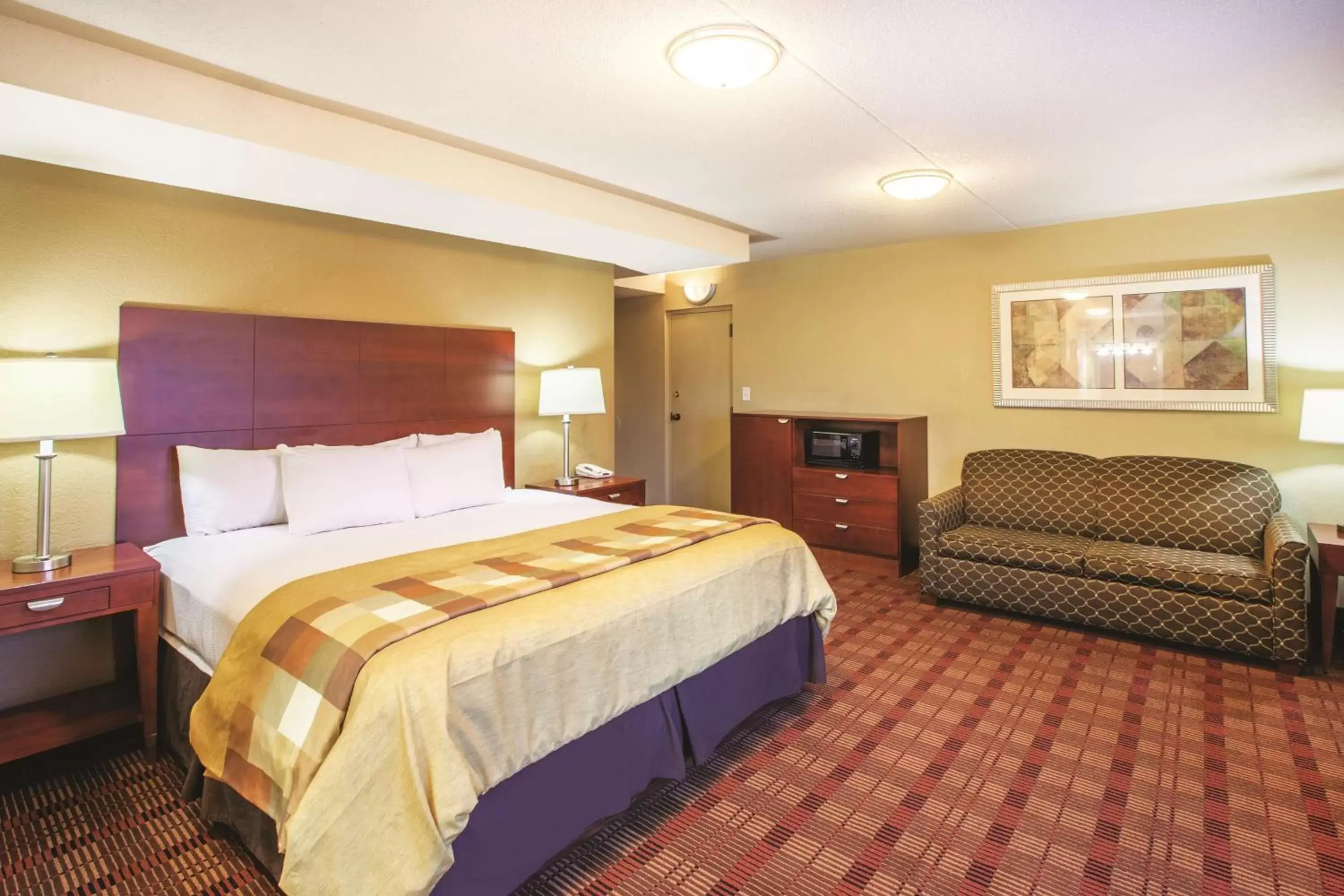 Deluxe King Studio Suite - Non-Smoking in Baymont by Wyndham Canton