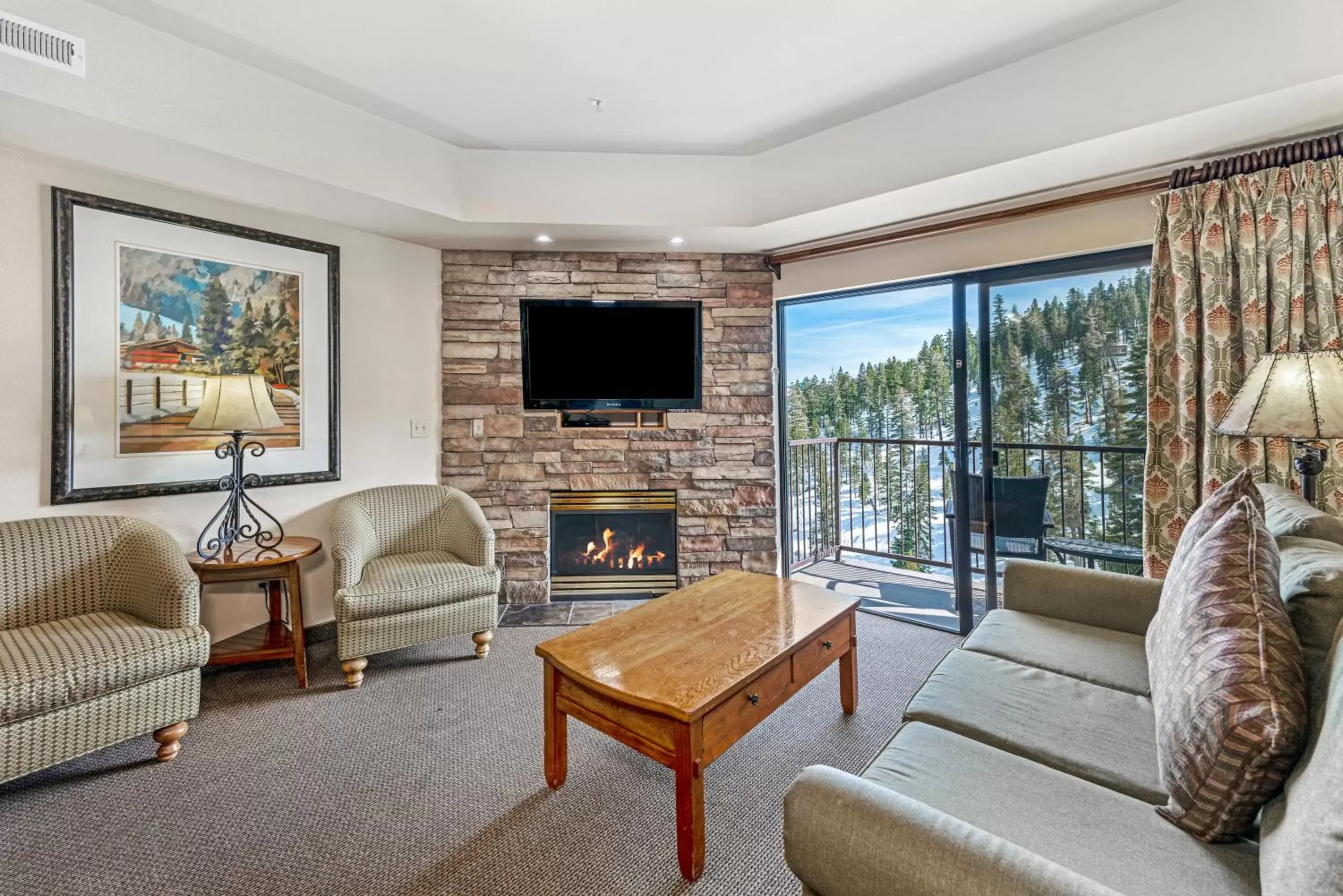 Living room in Holiday Inn Club Vacations - Tahoe Ridge Resort, an IHG Hotel