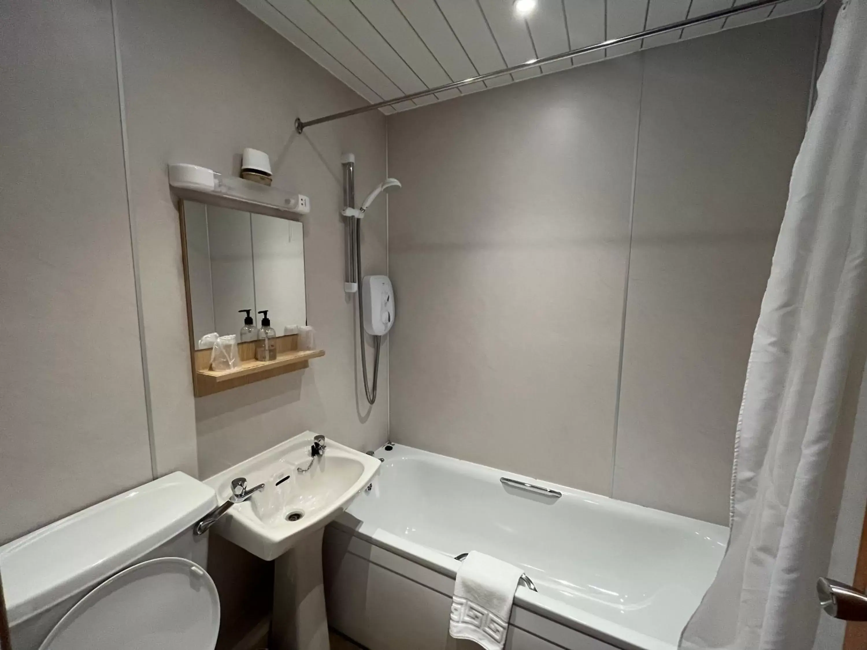 Bathroom in Smithton Hotel