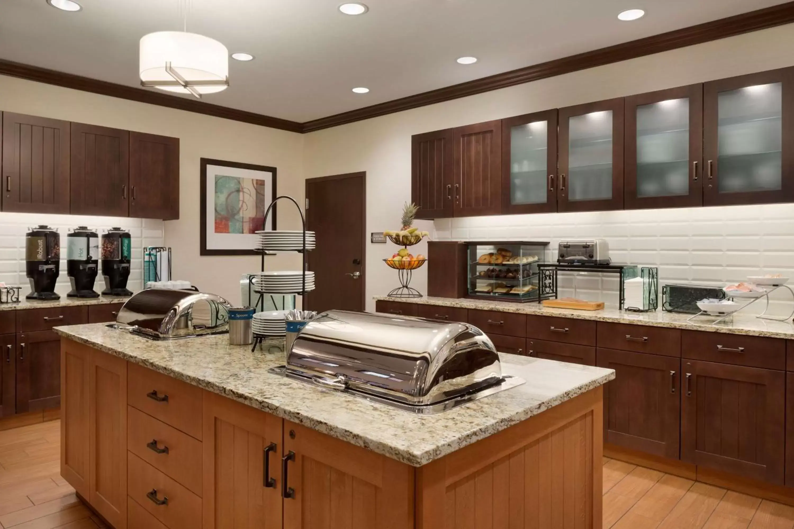Restaurant/places to eat, Kitchen/Kitchenette in Homewood Suites by Hilton Kalamazoo-Portage