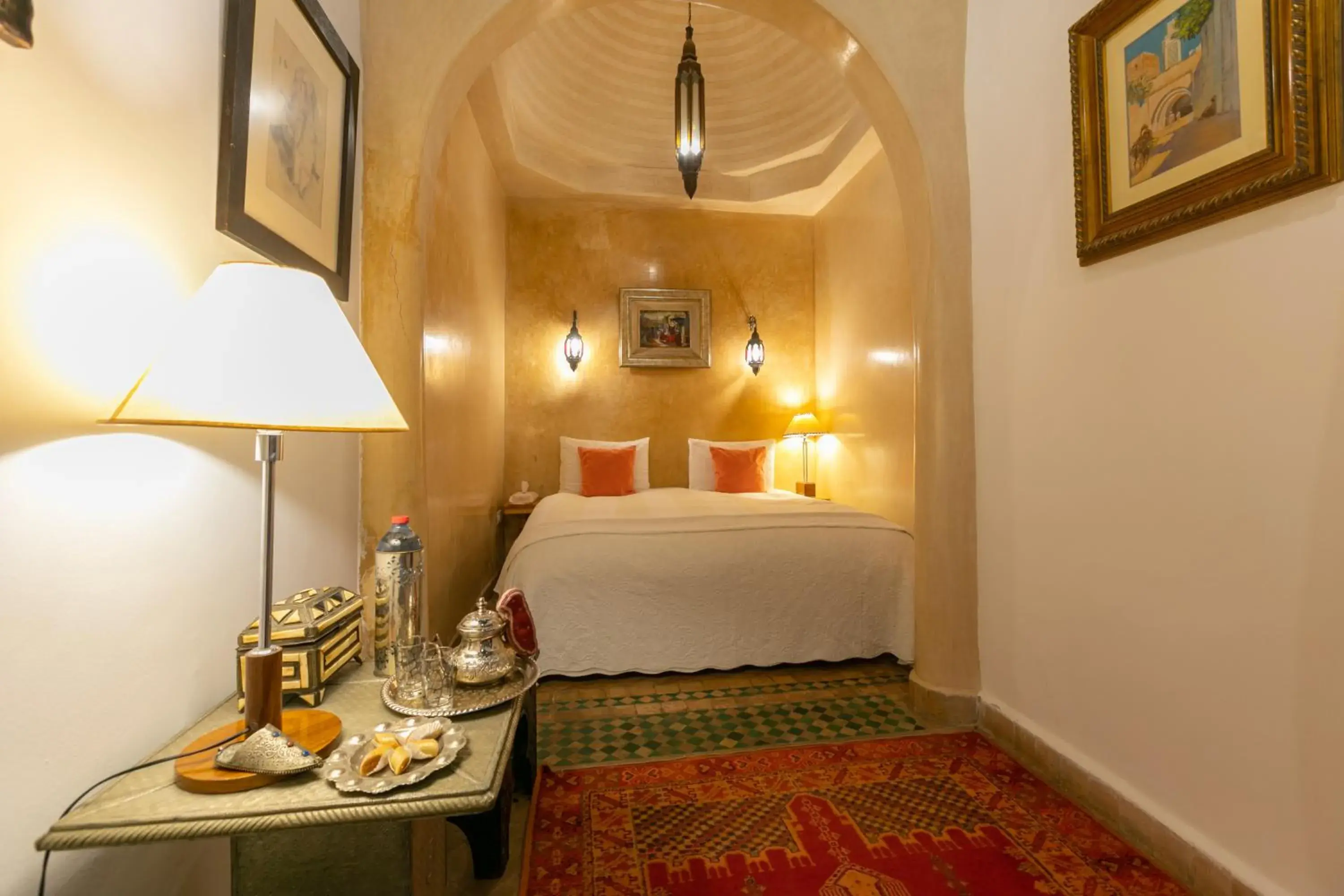 Bed in Riad Les Trois Palmiers El Bacha