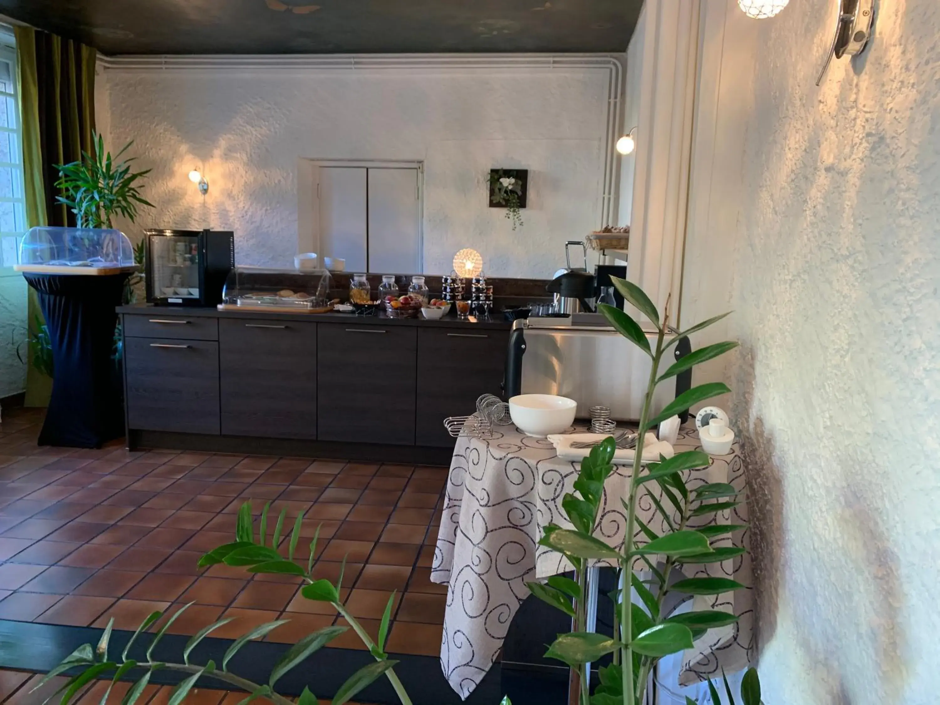 Kitchen/Kitchenette in Logis La Thomasse