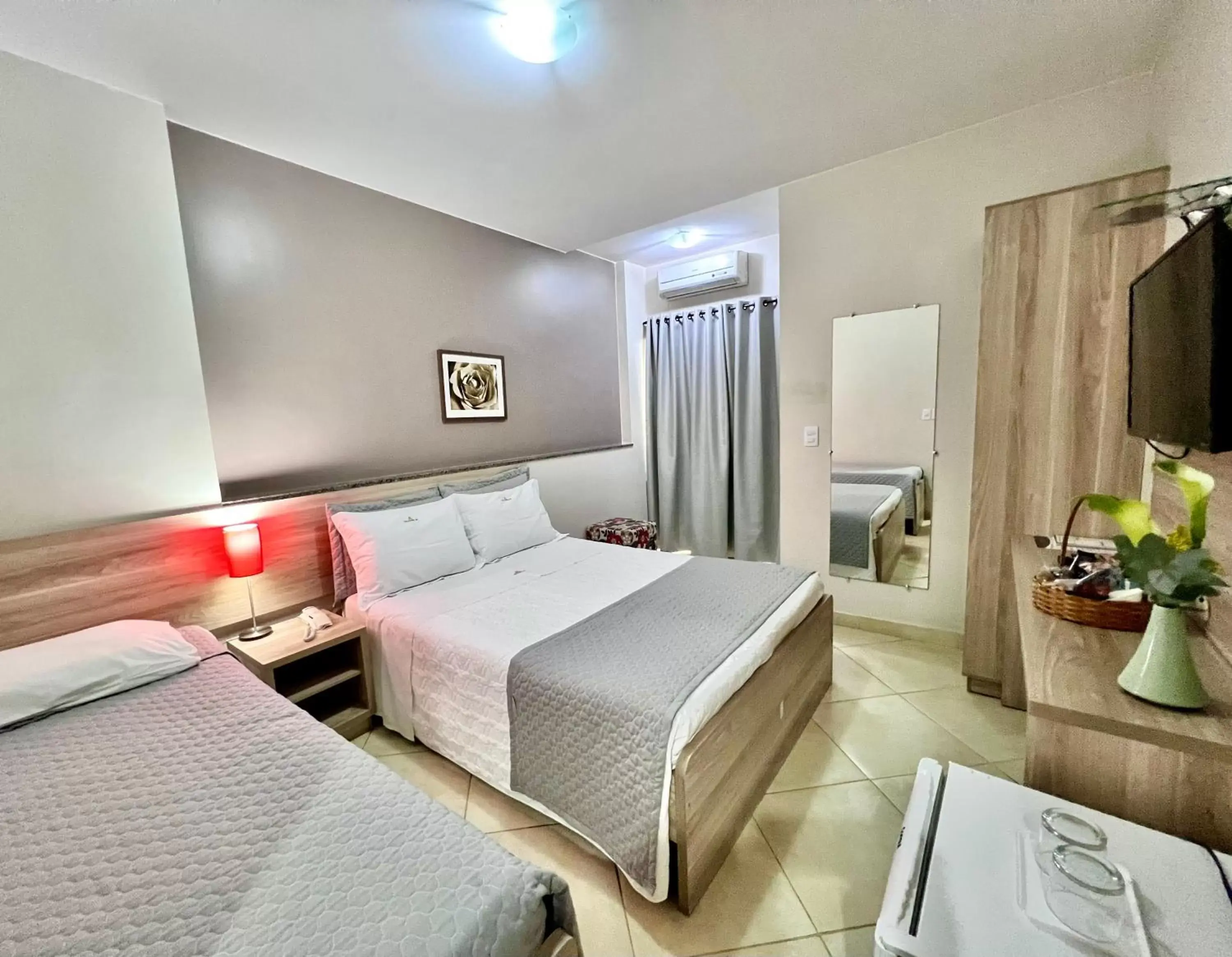 Super Deluxe Triple Room in Hotel Golden JK Super Deluxe Triple Room in Hotel Golden JK