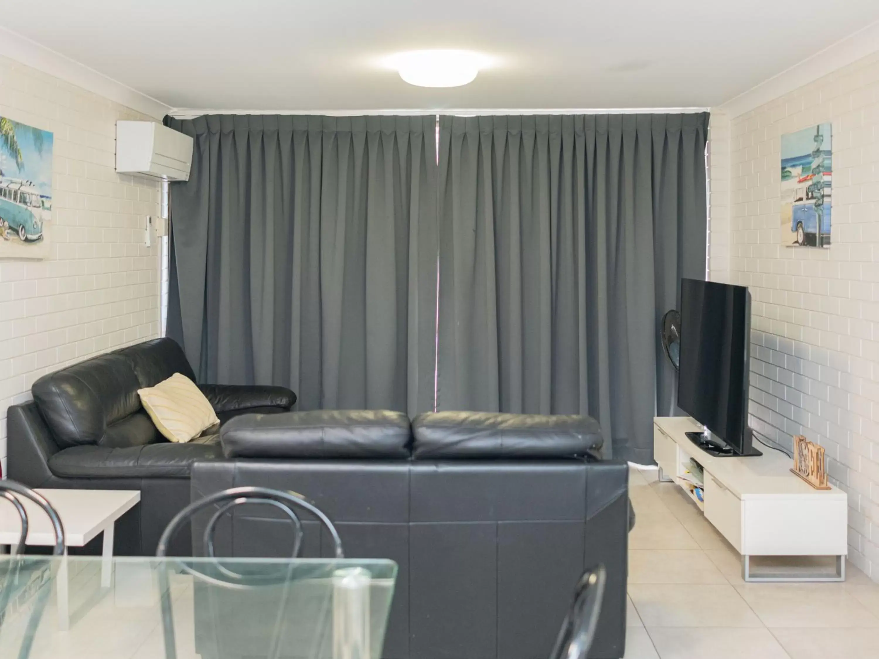 TV and multimedia, Seating Area in Trickett Gardens Holiday Inn