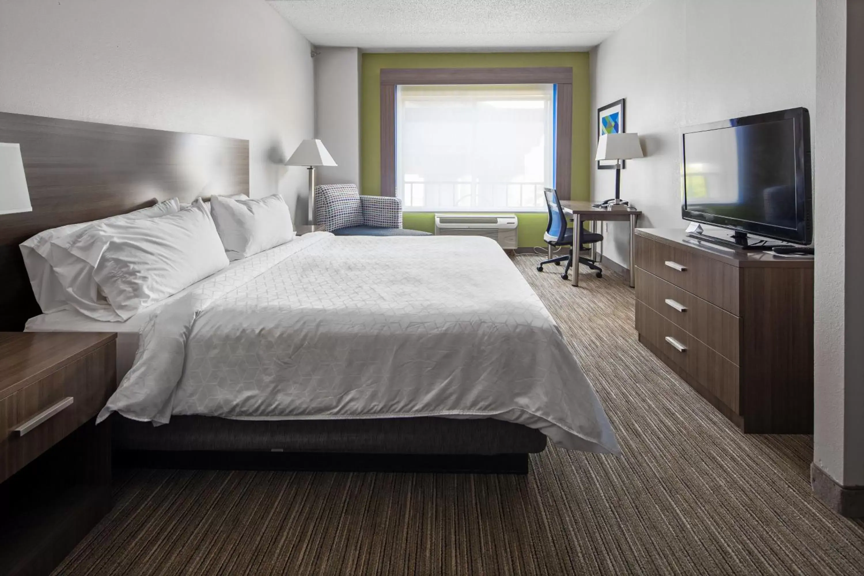 Bedroom, Bed in Holiday Inn Express Hotel & Suites Chattanooga-Lookout Mountain, an IHG Hotel