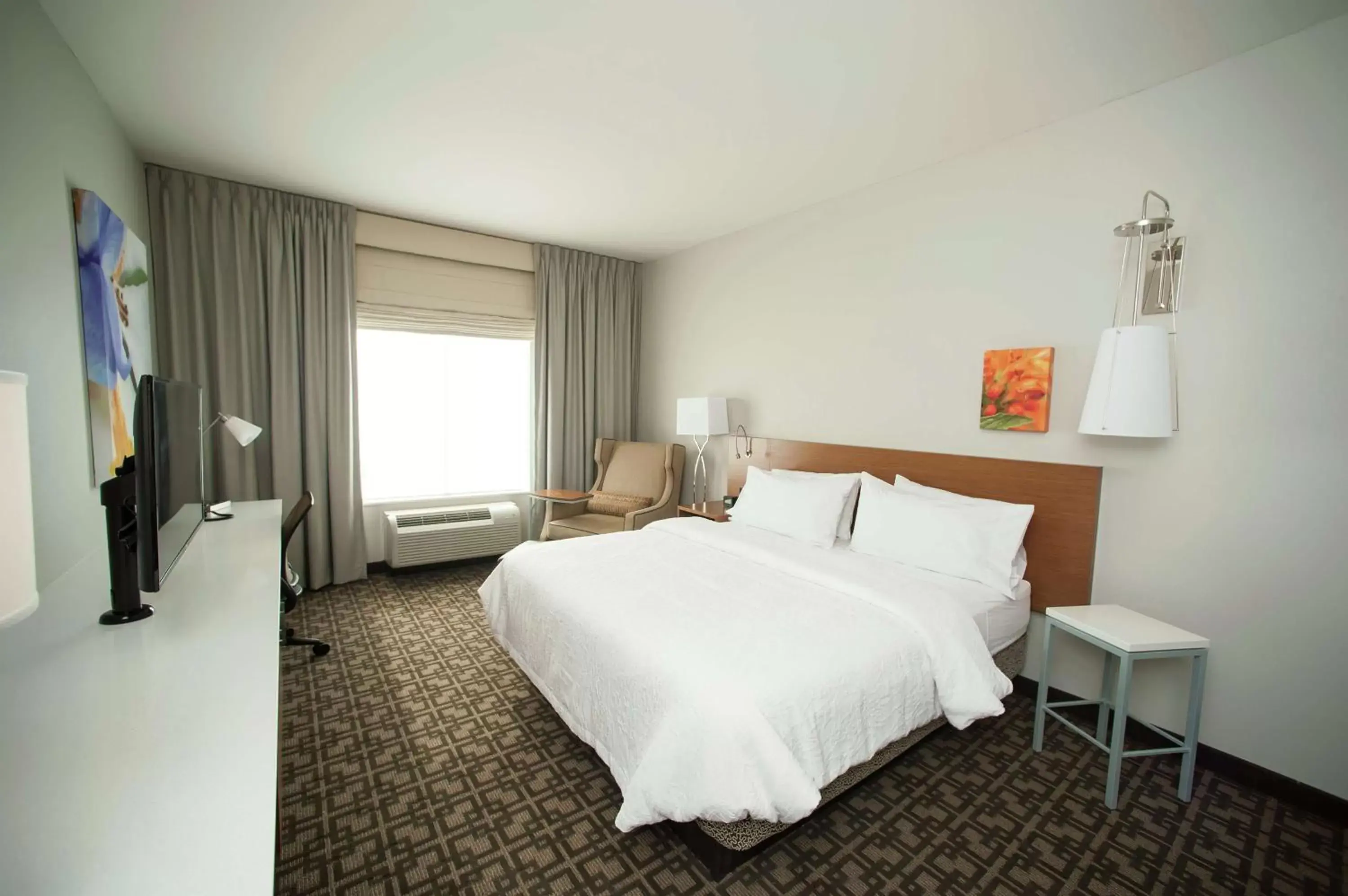 Bed in Hilton Garden Inn San Antonio-Live Oak Conference Center