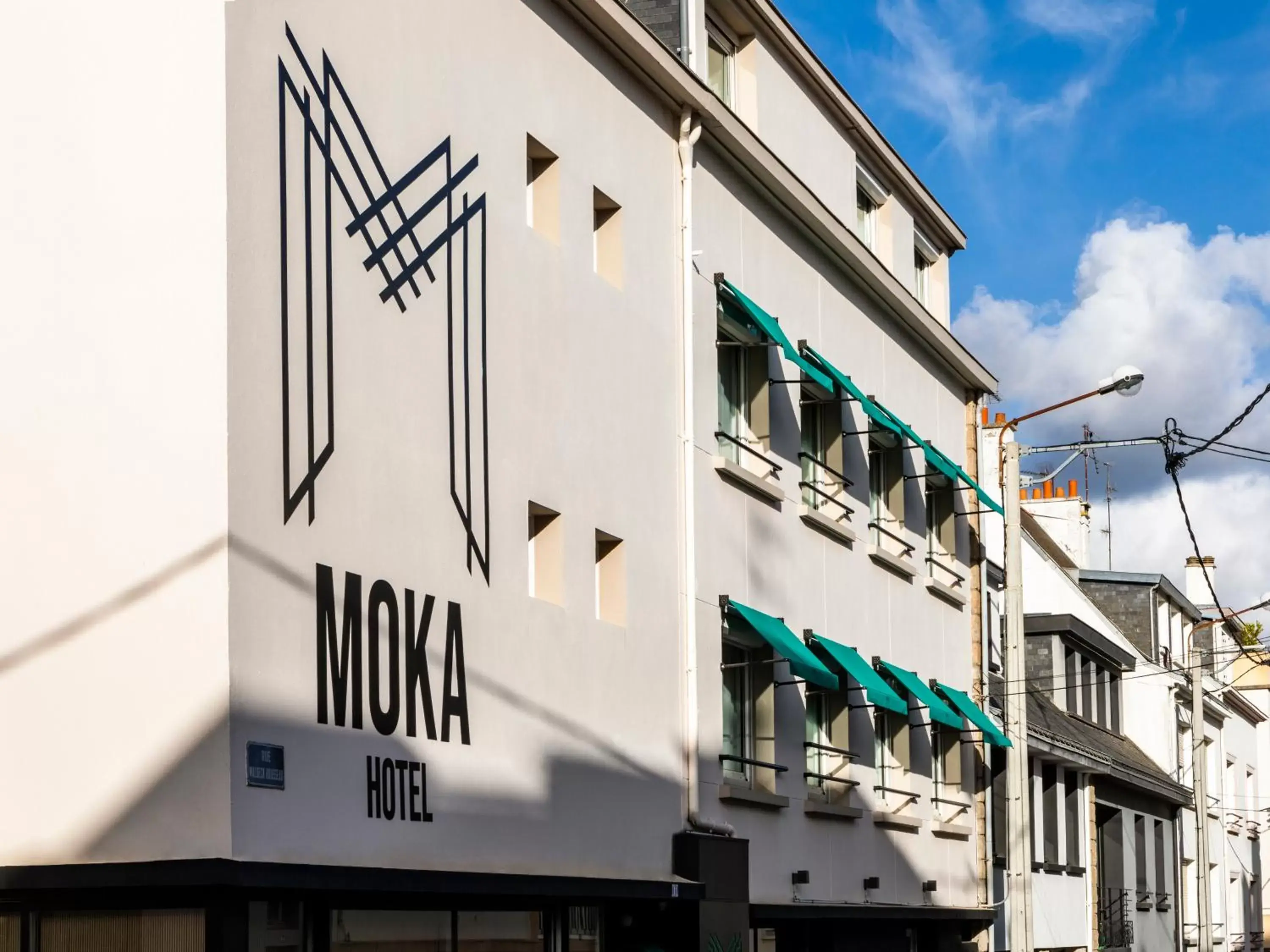 Facade/entrance, Property Building in MOKA Hôtel