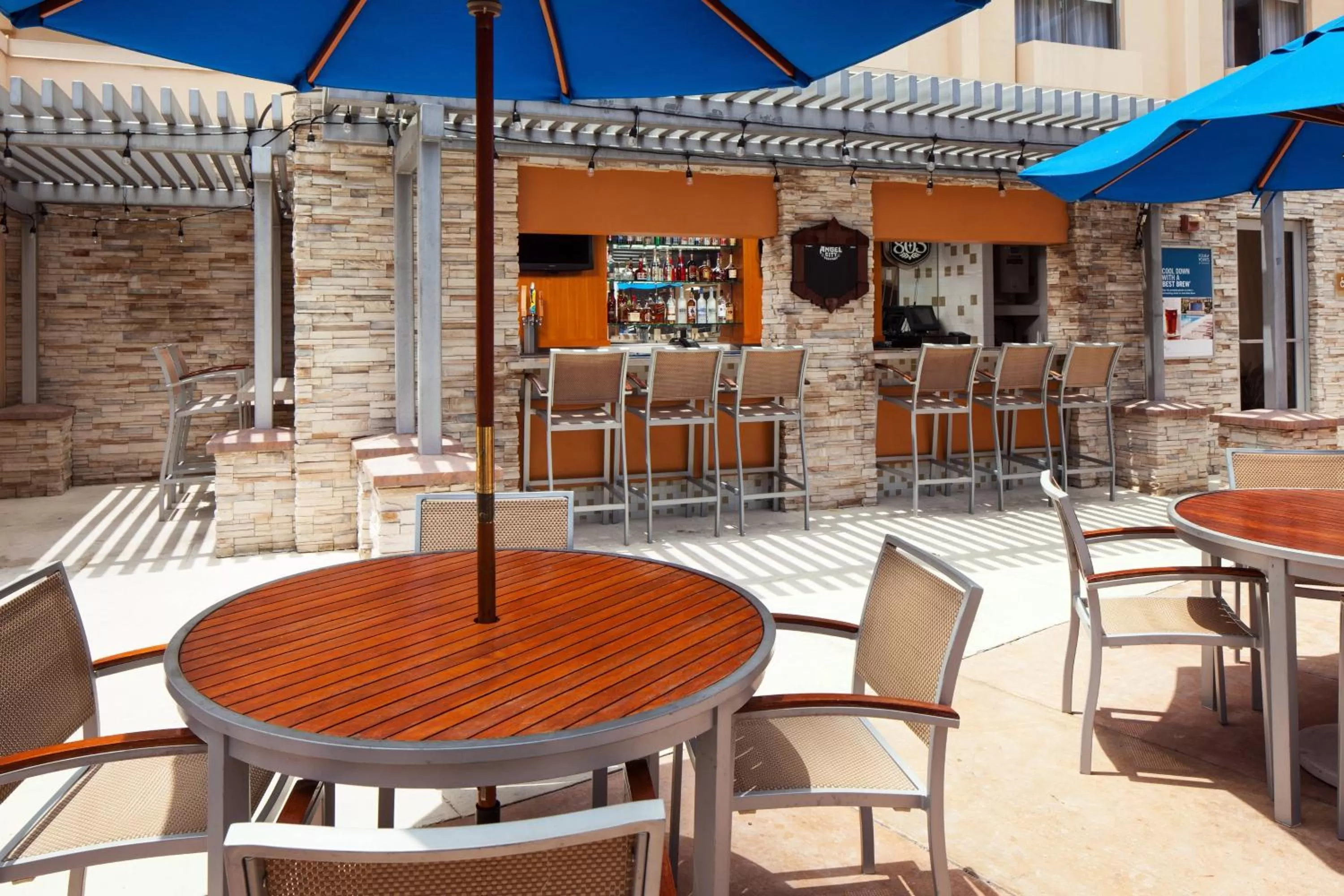 Swimming pool in Four Points by Sheraton Los Angeles International Airport