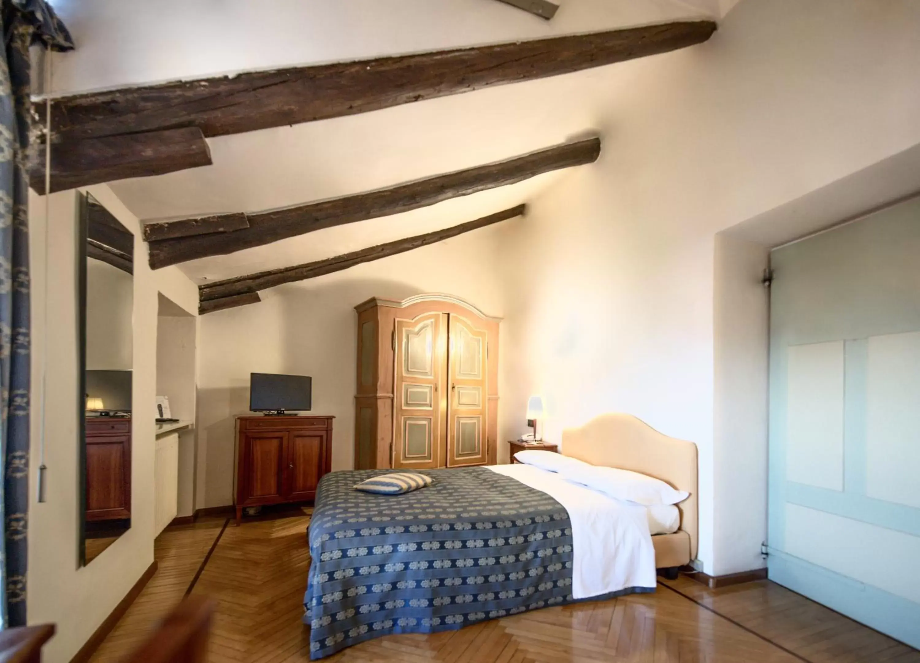Bed in Castello Rosso