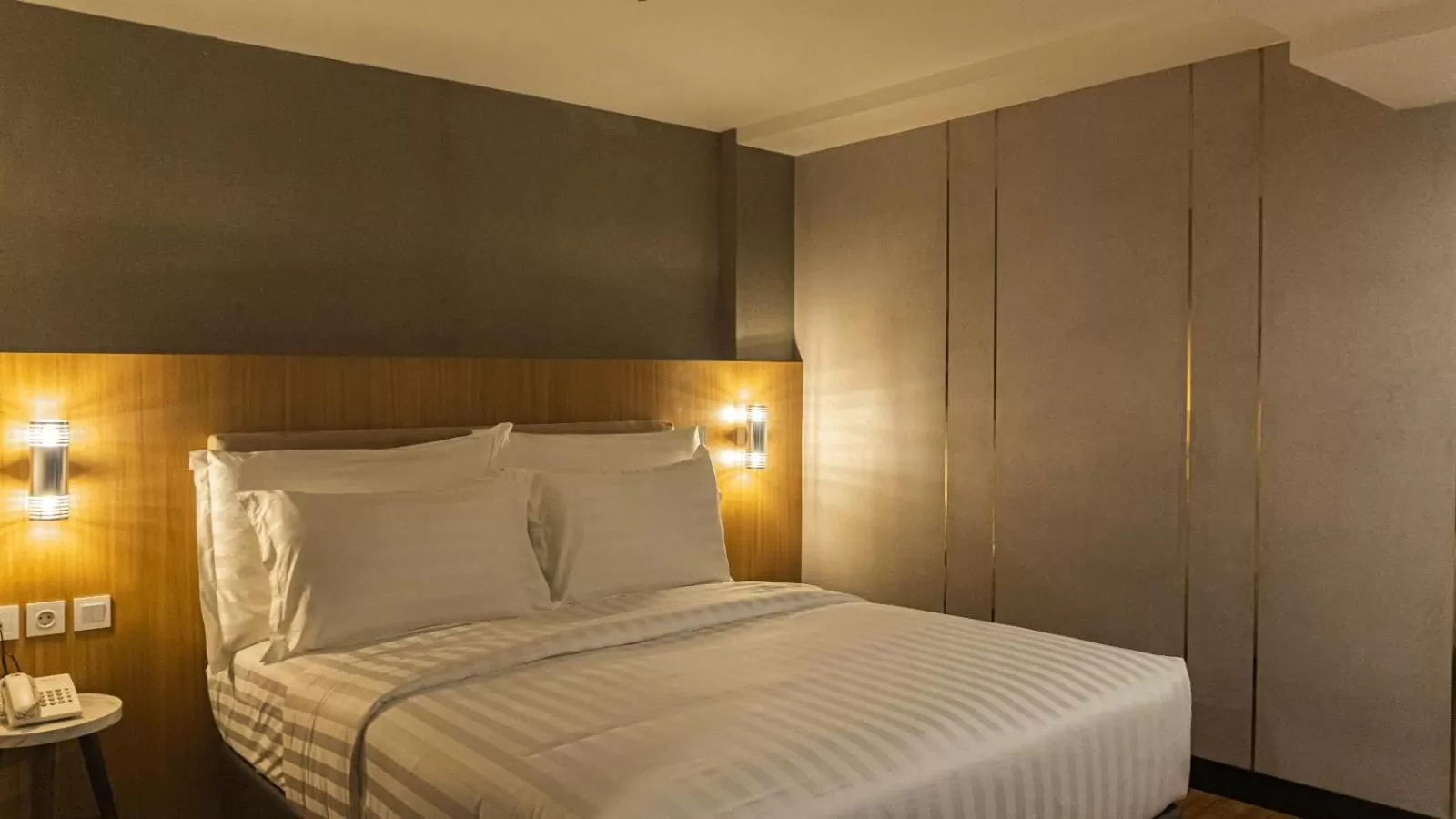 Bedroom, Bed in d'primahotel Airport Jakarta Terminal 3 Wellness Center