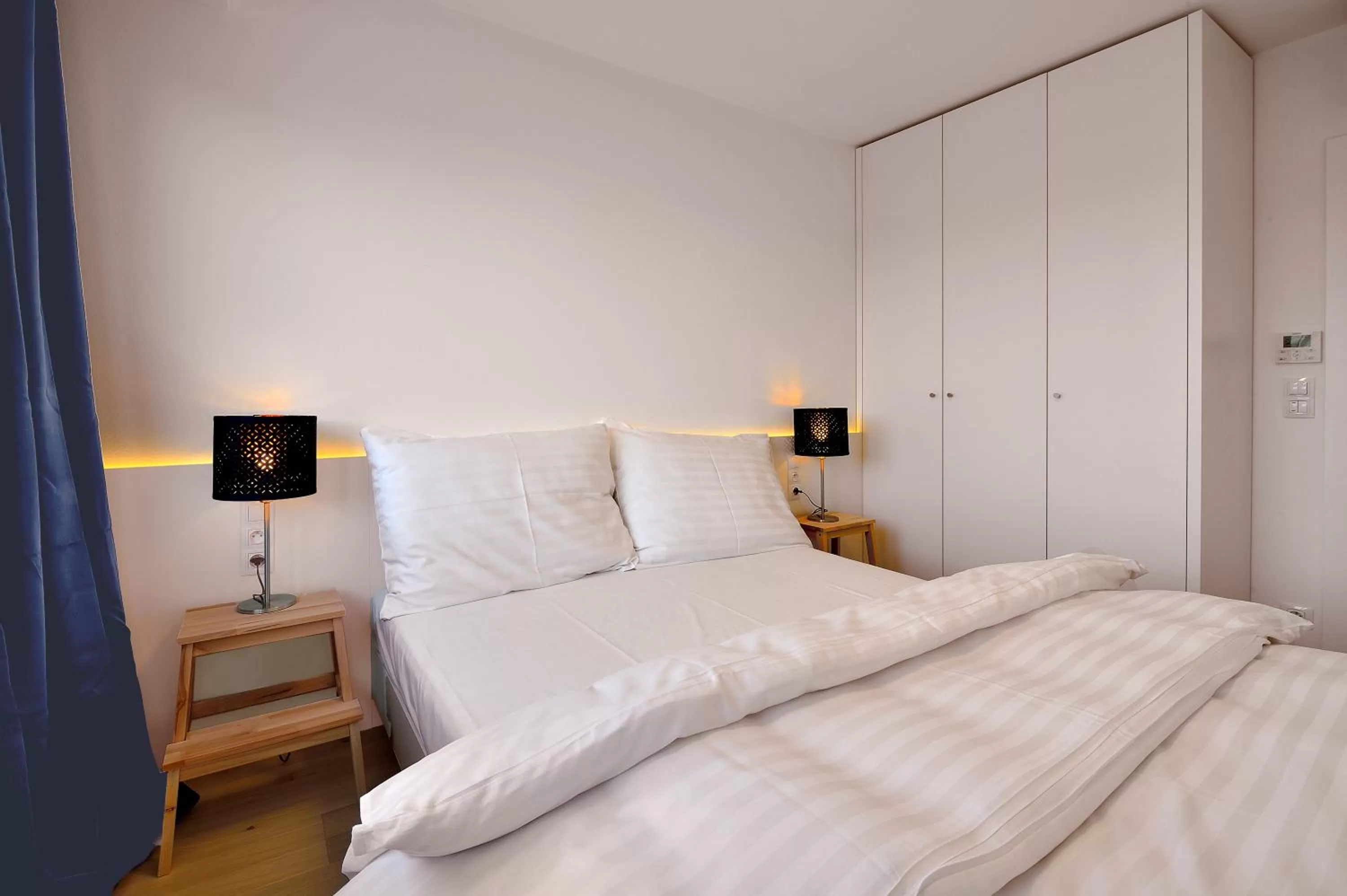 Bedroom, Bed in Smart & Green Living by Ambiente