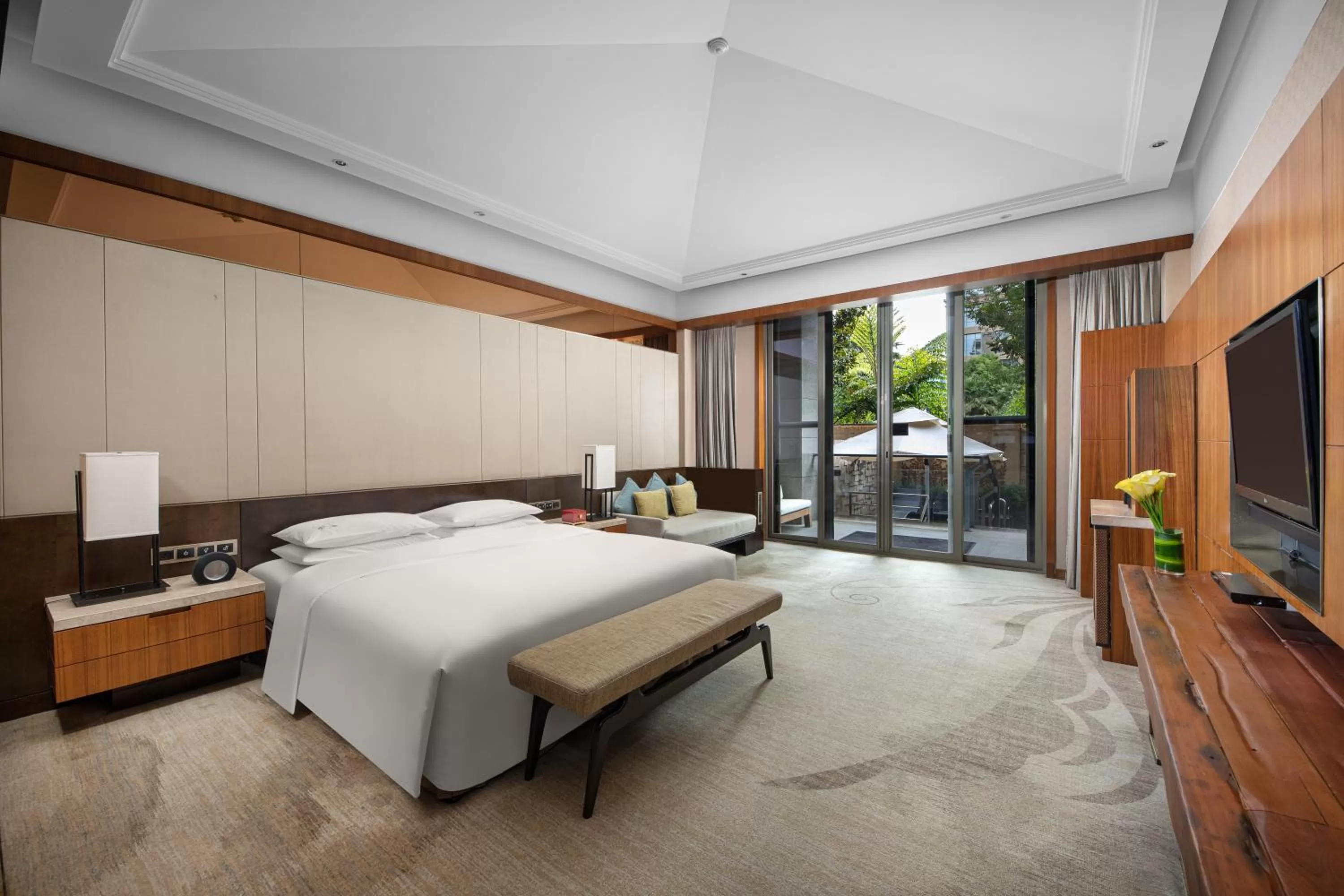 Hot Spring Bath, Bed in InterContinental Kunming by IHG