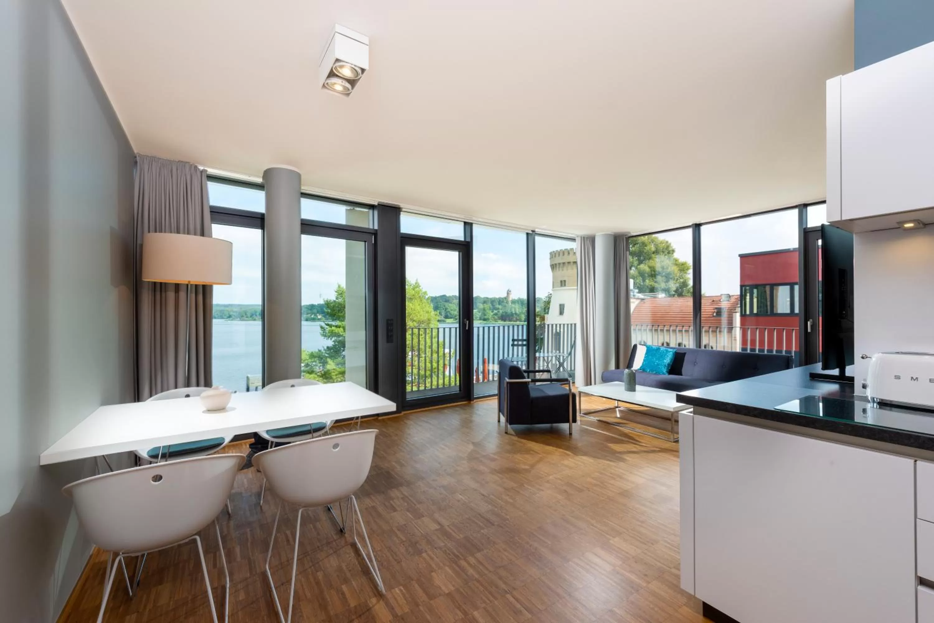 Corner Apartment with Lake View in Waveboard Hotel & Boardinghouse