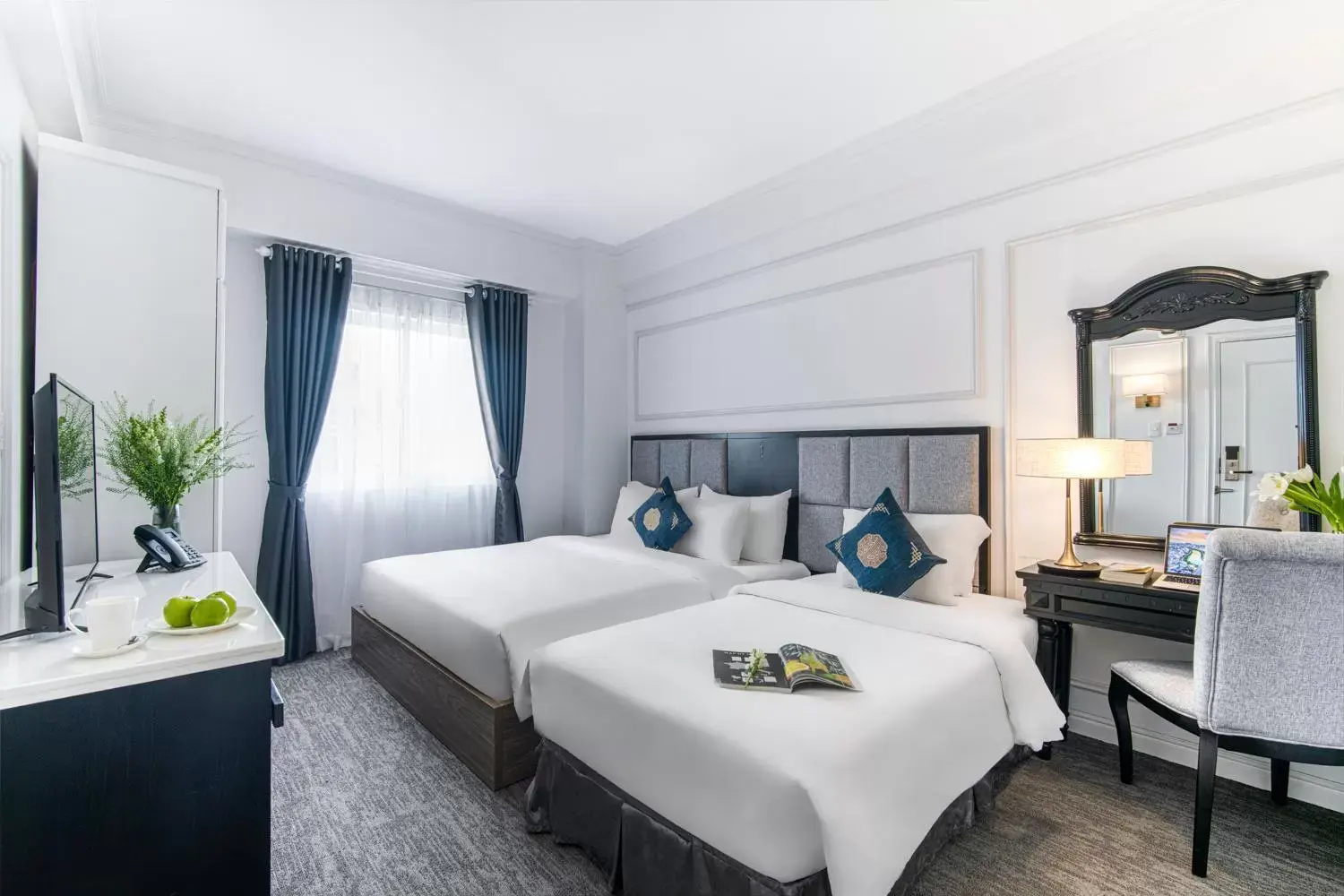 Business Twin Room City View in Kin Hotel Ly Tu Trong Business Twin Room City View in Kin Hotel Ly Tu Trong