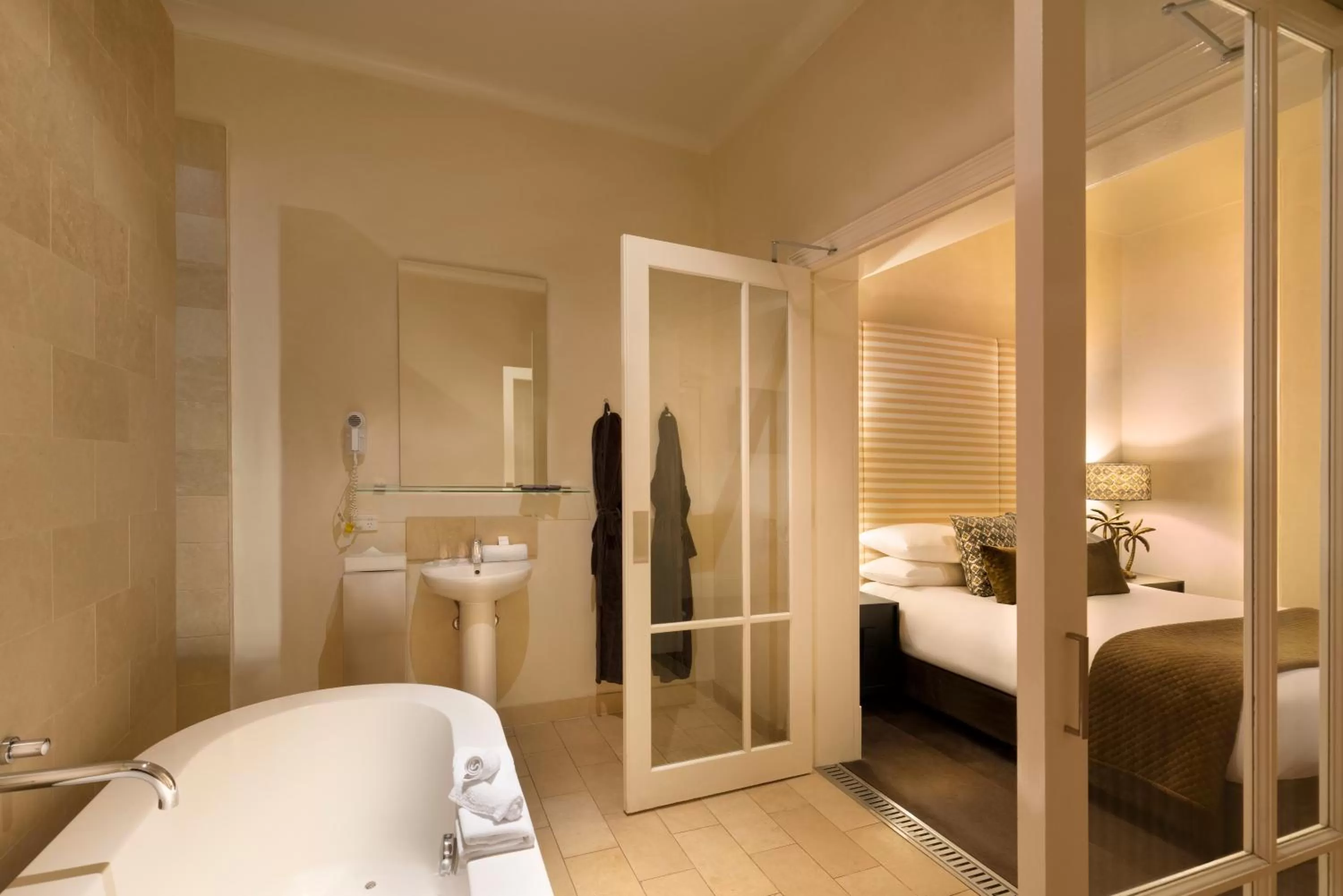 Bed in Hotel Frangos