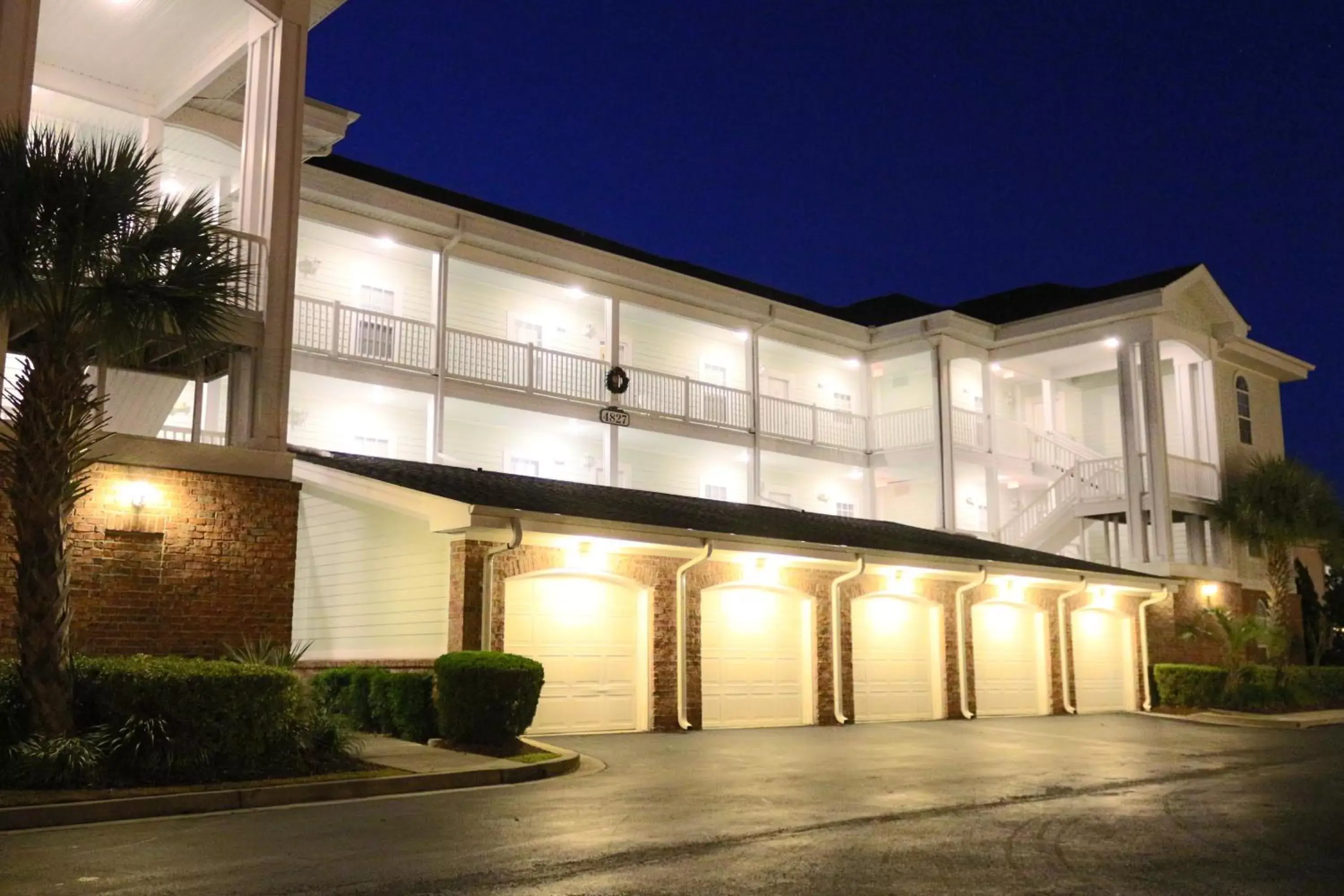 Facade/entrance, Property Building in Myrtlewood Condos